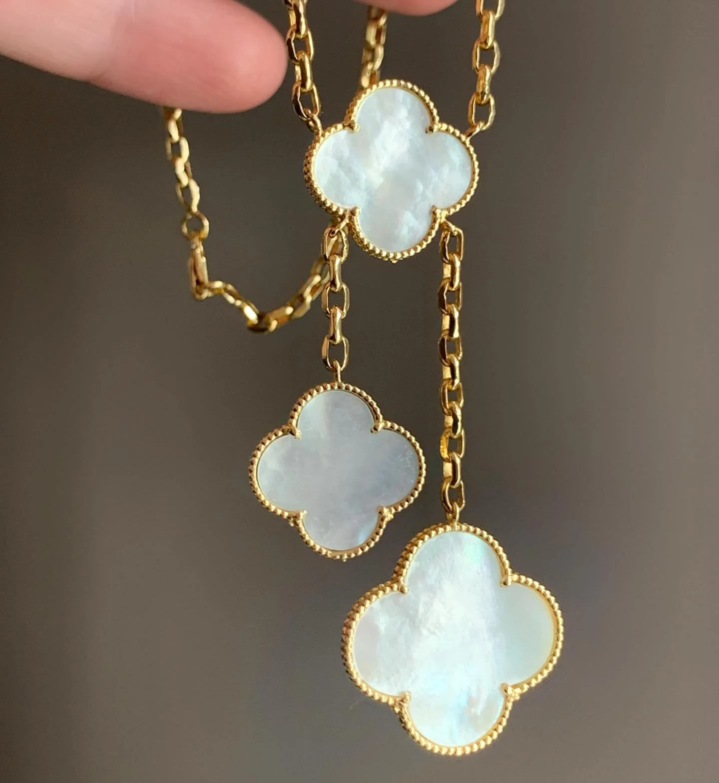 Estate 18k Yellow Gold Mother-of-Pearl Quatrefoil Clover Lariat Style Necklace, 18&rdquo; 

DM to inquire 

815-18096
