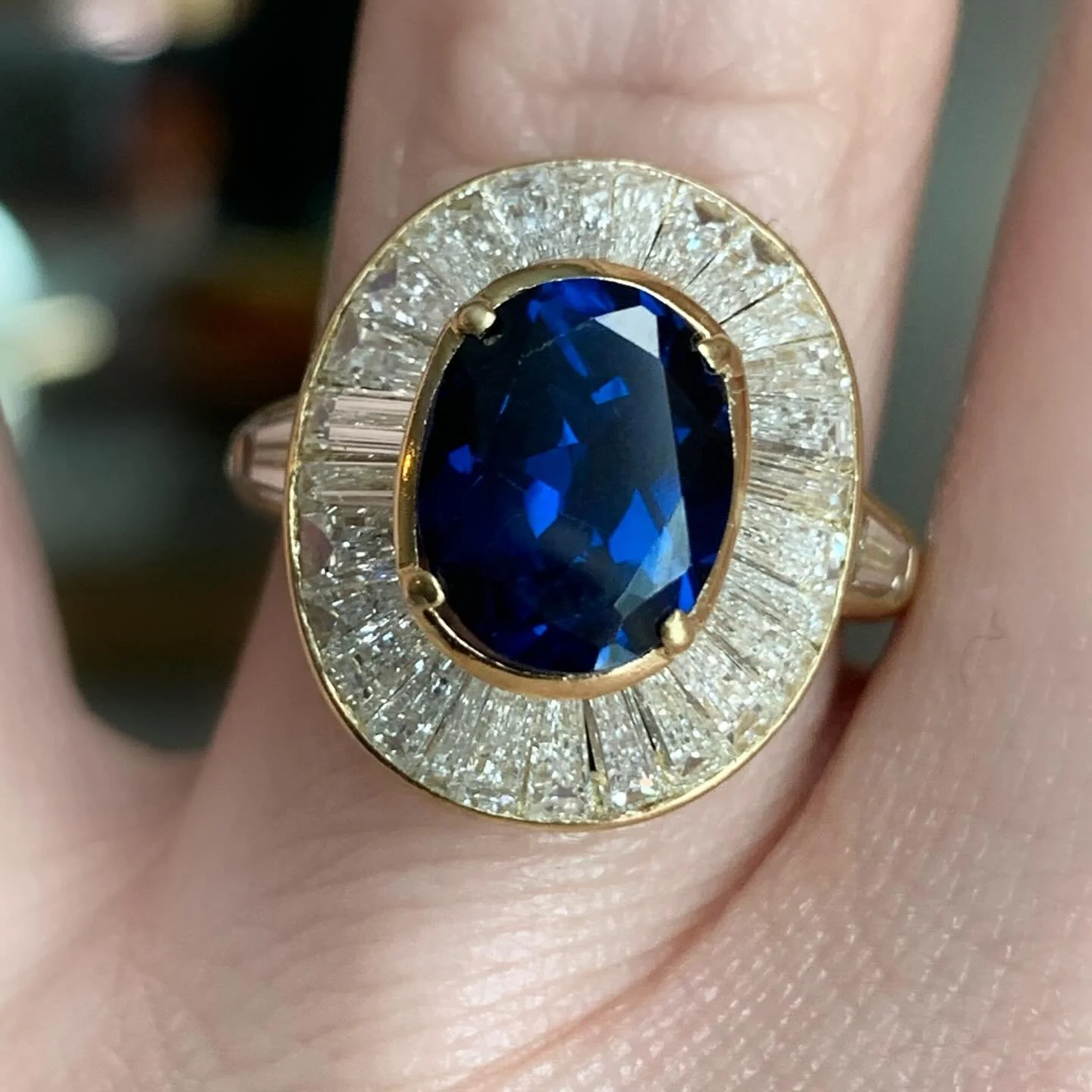 Estate 10x8mm Oval Blue Sapphire &amp; Bezel Set Tapered Baguette Ballerina Style Halo Ring, sz 8 💎 2 carats total diamond weight

DM to inquire 

800-02784