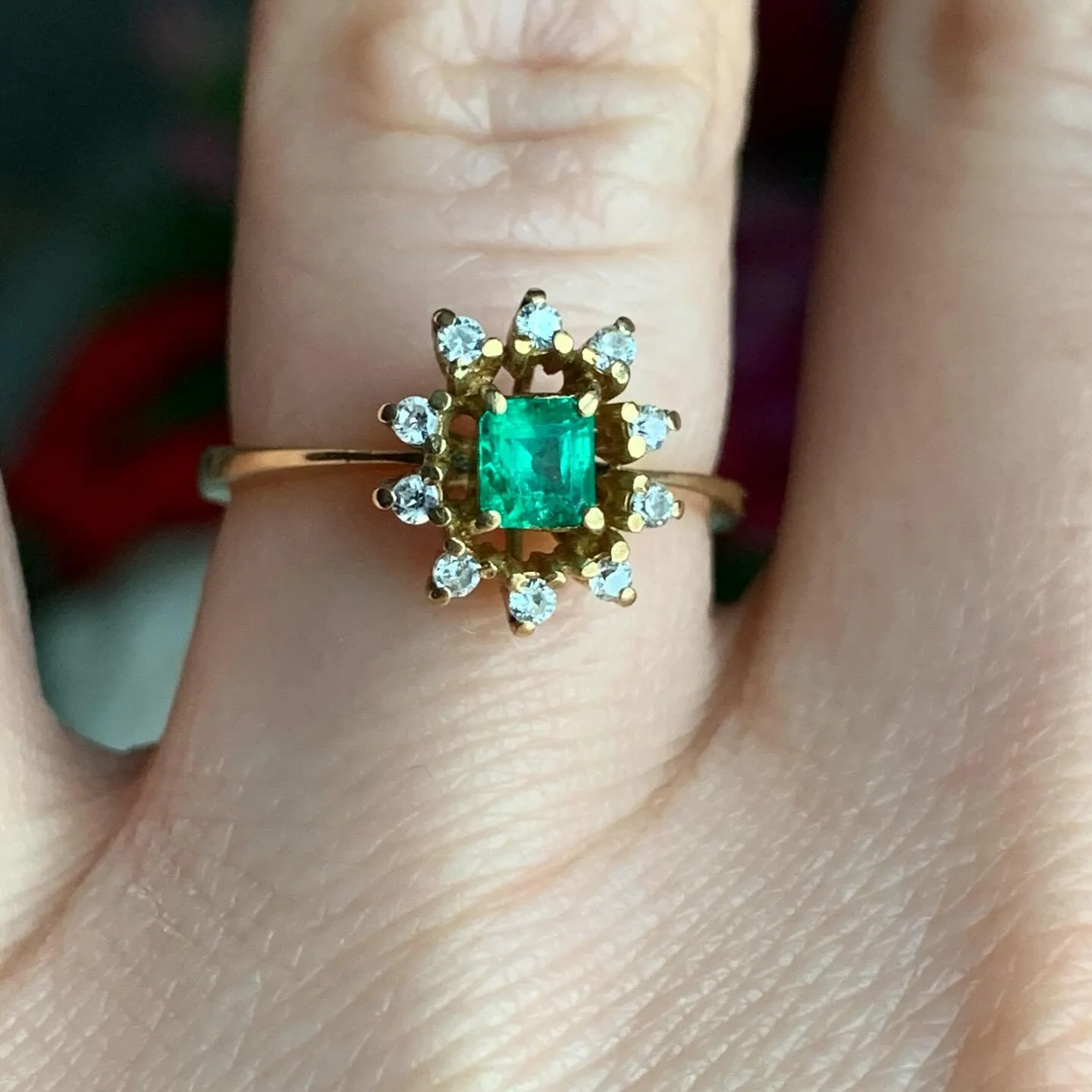 Estate 14k Yellow Gold Emerald &amp; Diamond Ring, sz 6.5 💎 0.20tdw 

DM to inquire 

800-02792