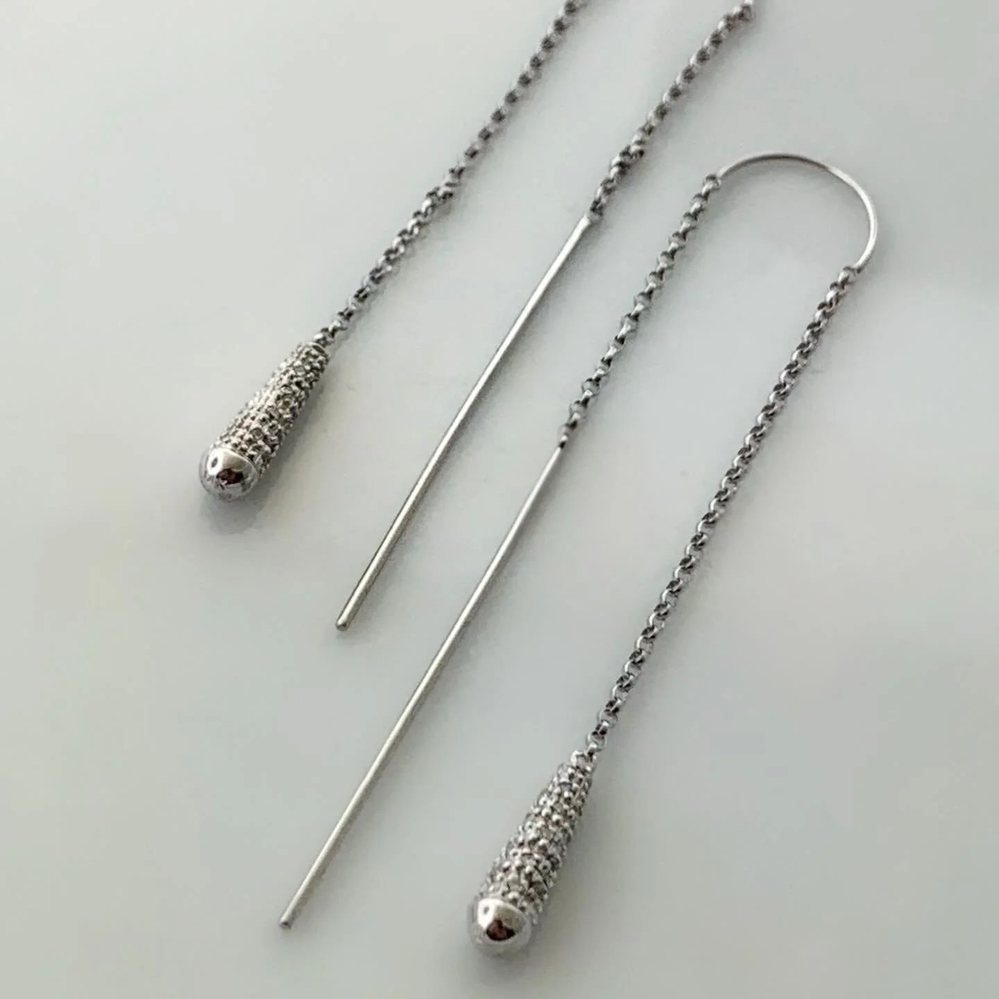 Estate 14k White Gold Threader Earrings w/ Single Cut Diamond Teardrops 

DM to inquire 

805-03388