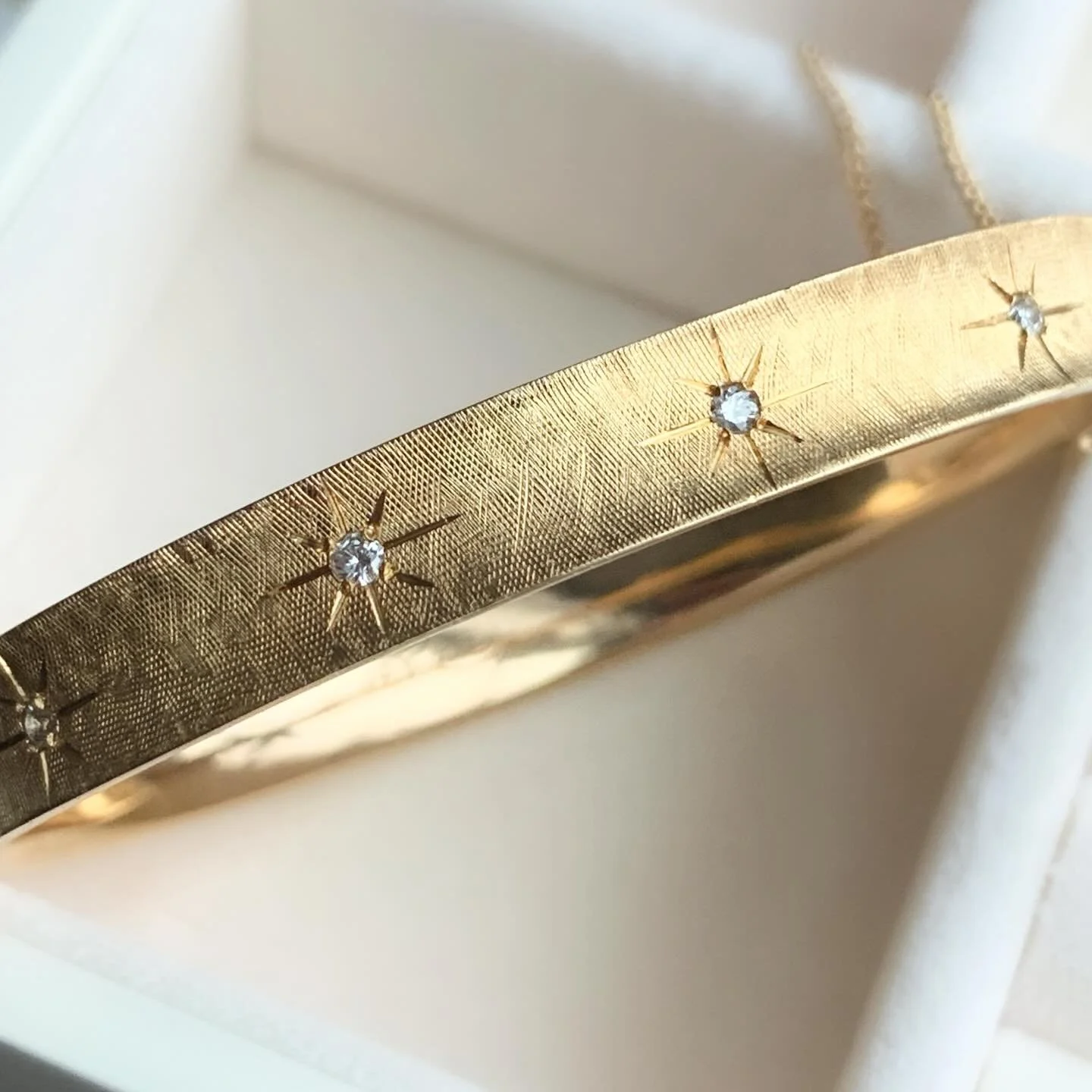 Estate 14k Yellow Gold Satin Finish Starburst Set Diamond Hinged Bracelet, 7&rdquo; fit 💎 0.25tdw 

DM to inquire 

815-18680