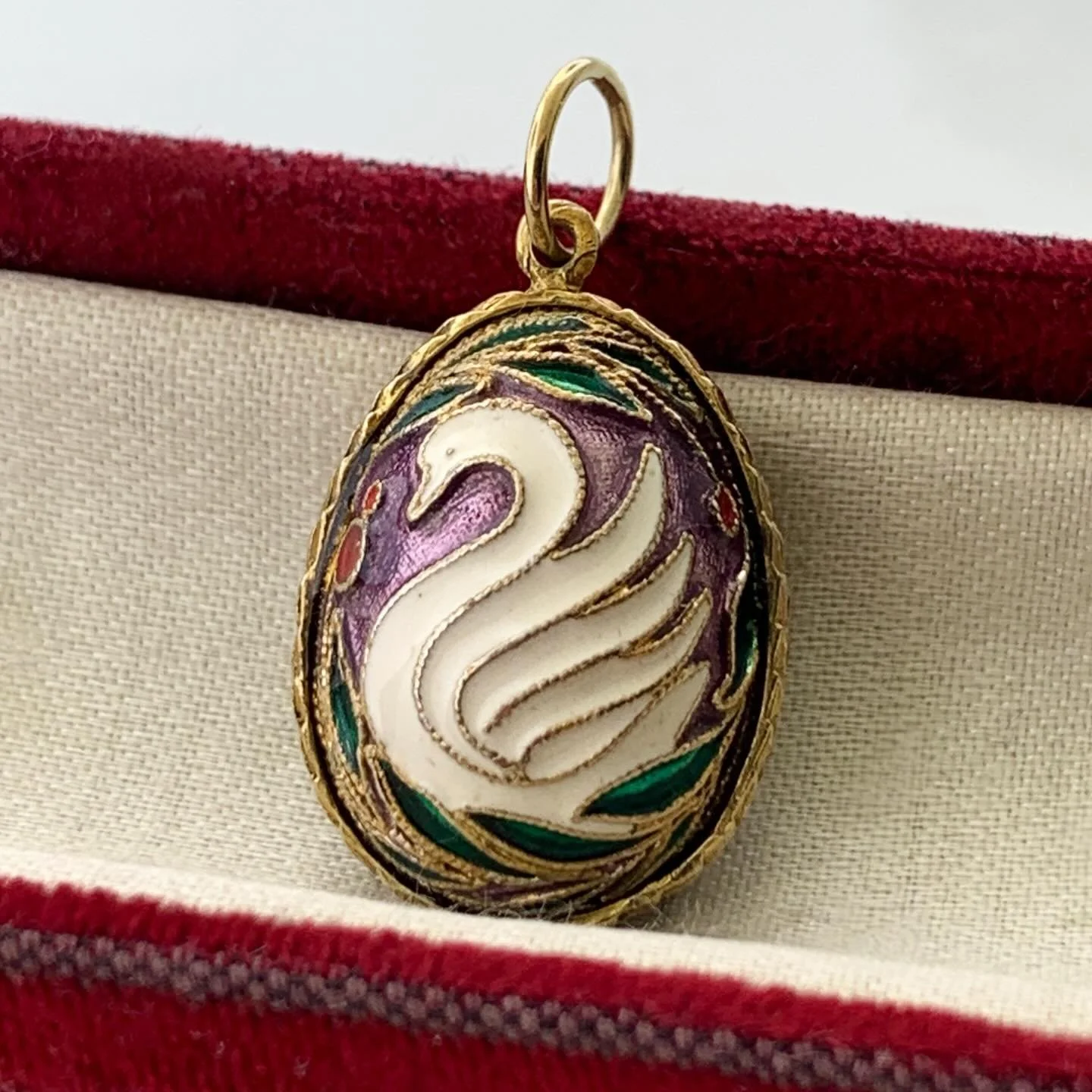 Estate Sterling Silver Vermeil Enamel Swan Egg Charm 

DM to inquire 

830-07348