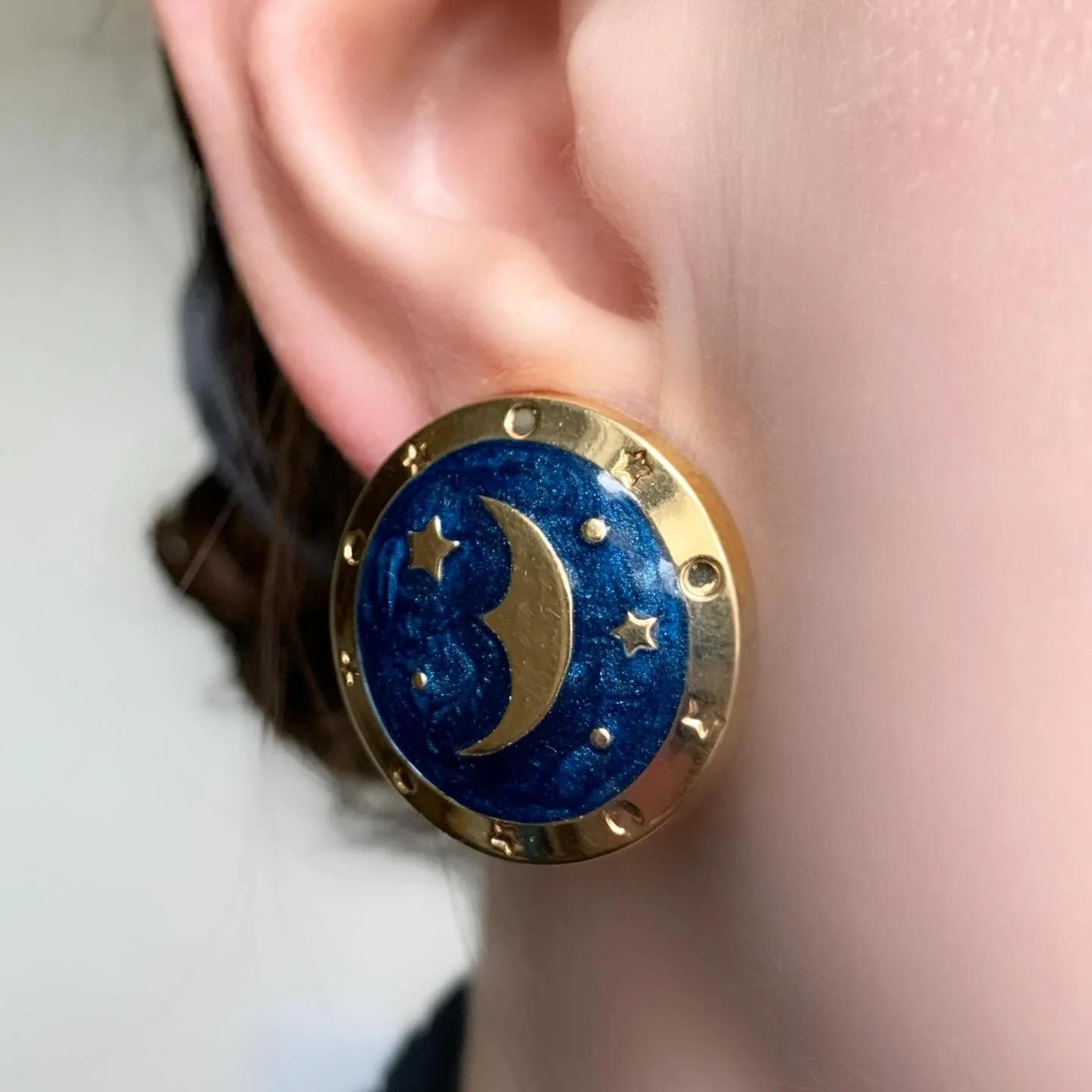Estate 14k Yellow Gold &amp; Blue Enamel Moon &amp; Star Disc Earrings w/ Omega Style Backs 

DM to inquire 

815-18479