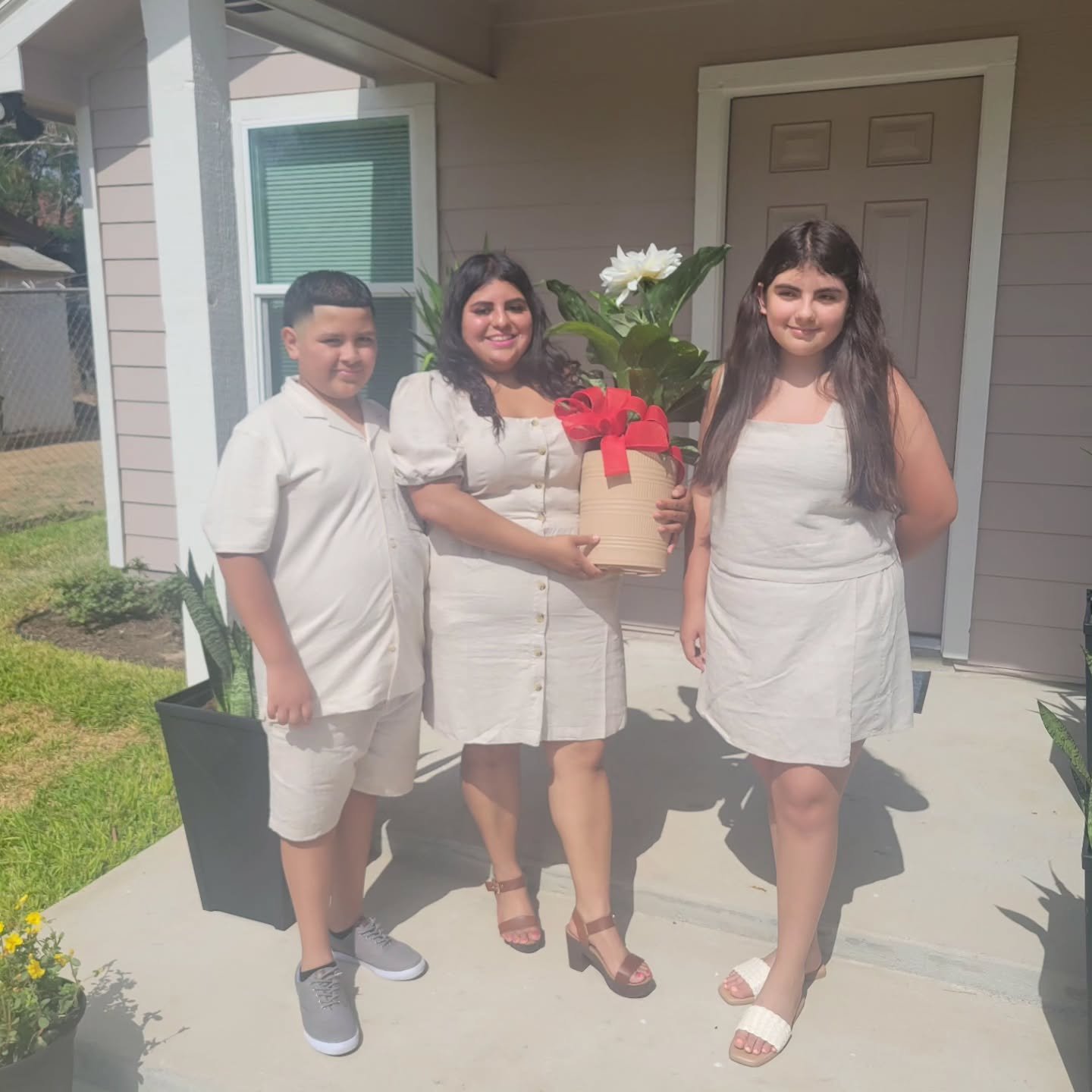 We are happy to welcome Brenda Garcia and her family into their new Habitat home! May this new chapter be filled with joy, love, and lasting memories. #WelcomeHome #HabitatFamily #HomeSweetHome