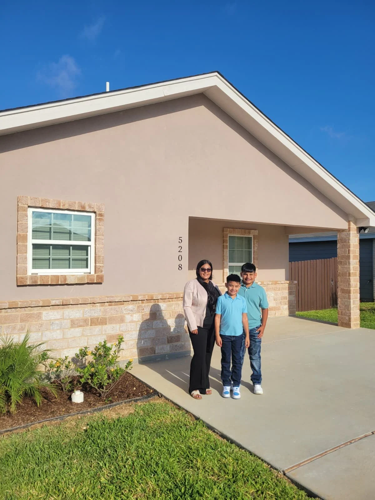Thank you to all the volunteers, sponsors, and supporters who made this dream a reality. Together, we’re building more than homes… we’re building hope.
Welcome Macia’s family!
#HabitatForHumanity #HomeDedication #BuildingHop