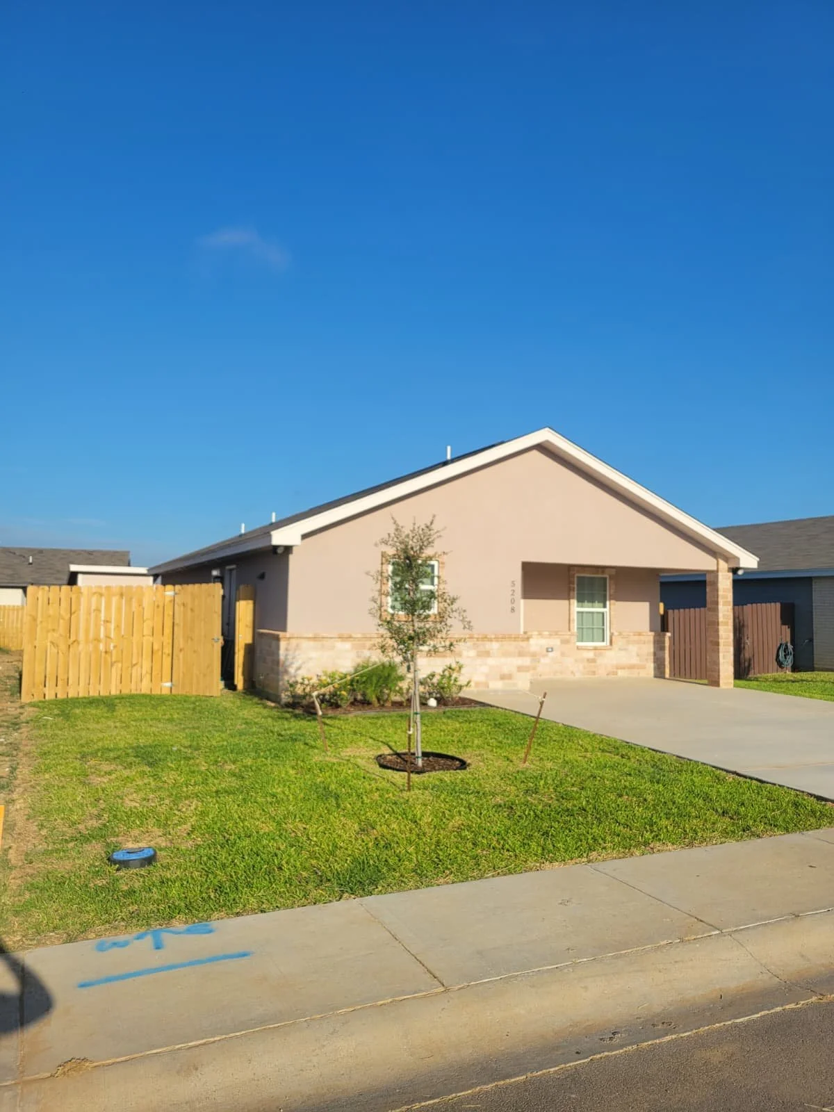 Today is a special day!
We are so excited to celebrate Habitat for Humanity of Laredo the Home Dedication Day for the Macia’s family.
Welcome HOME!