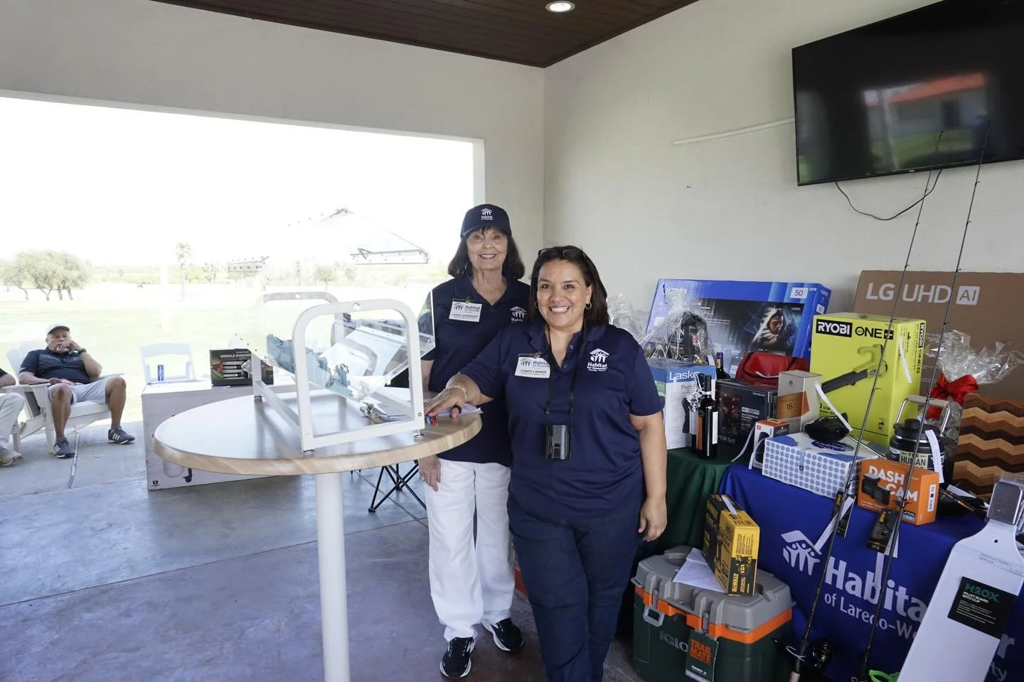 March 28 was all about swings, smiles, and supporting a great cause! ⛳💚
Our Golfing for Roofs tournament with Habitat for Humanity brought teams together to have fun and help build homes and hope. 🏠
Swipe through to see all the amazing moments from