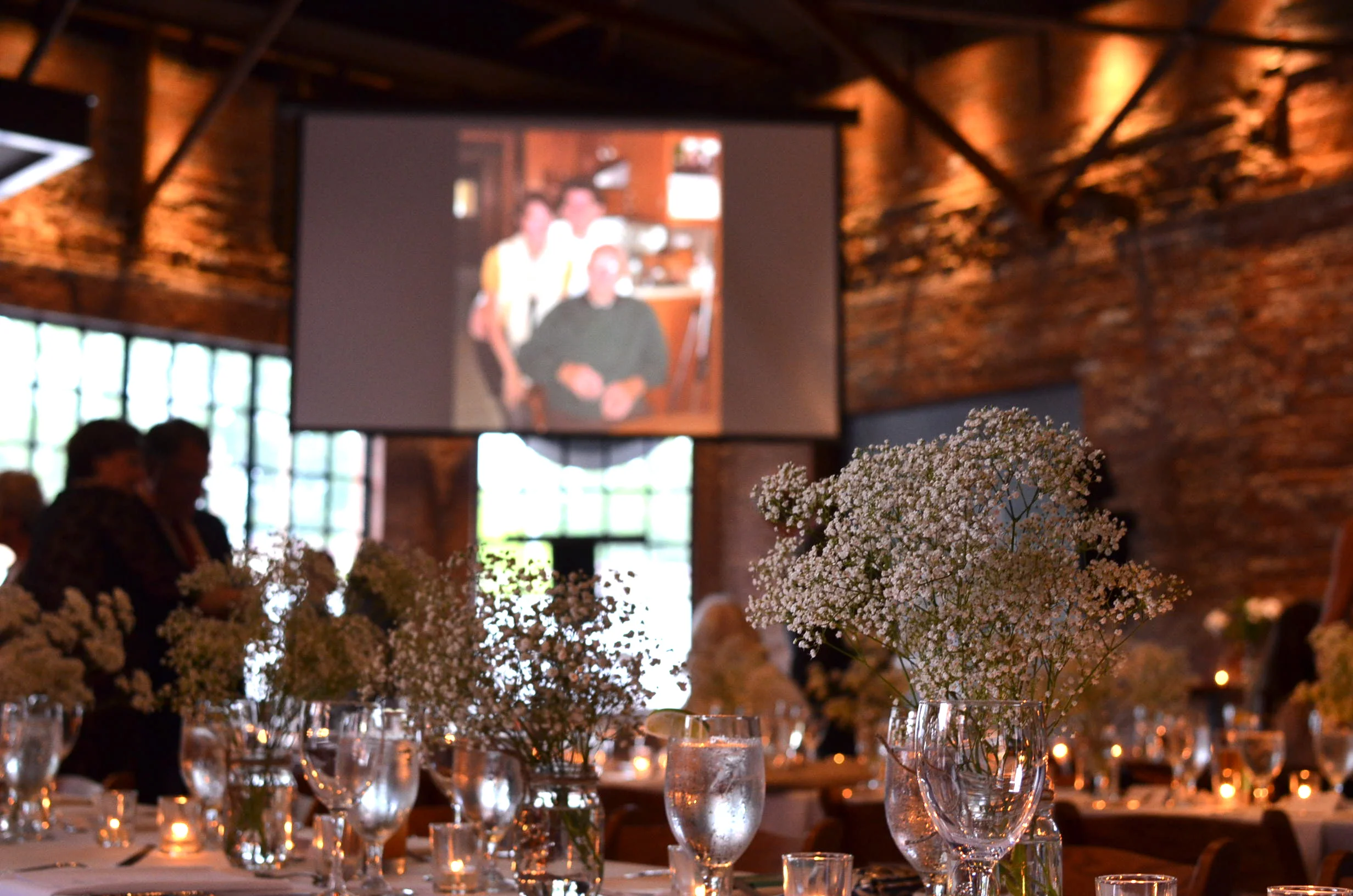 Share your favorite photos on the big screen!