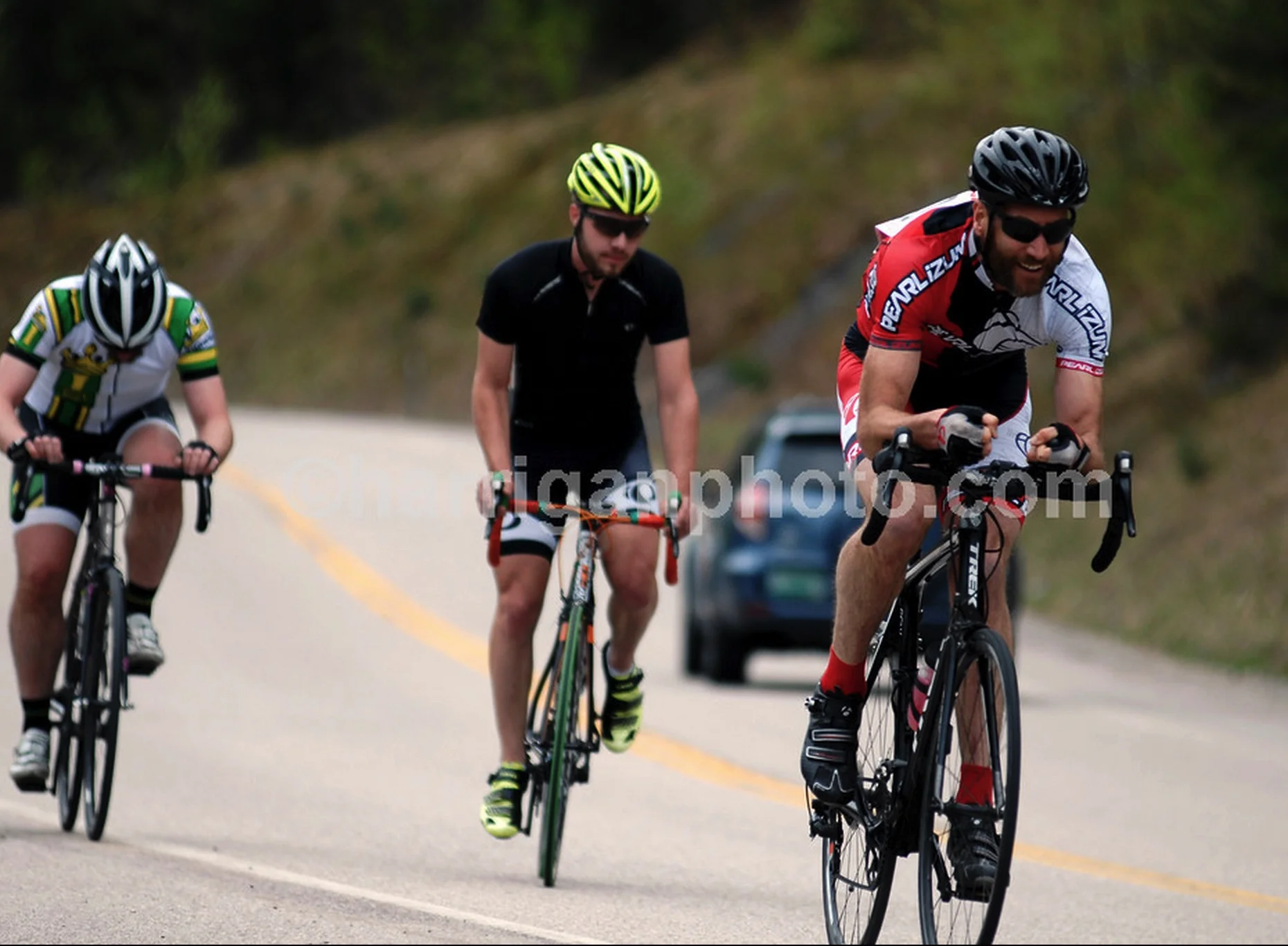 Battling a up the Kanc trying to shake fellow age groupers.