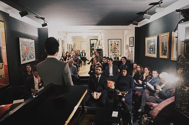 Opening of &lsquo;Hebraico Brazilian&rsquo; featuring newest @necmusic jazz faculty 🎹@henriqueeisenmann at a historic apartment on Central Park West - the Brazilian pianist / composer improvised and performed his own compositions spontaneously based