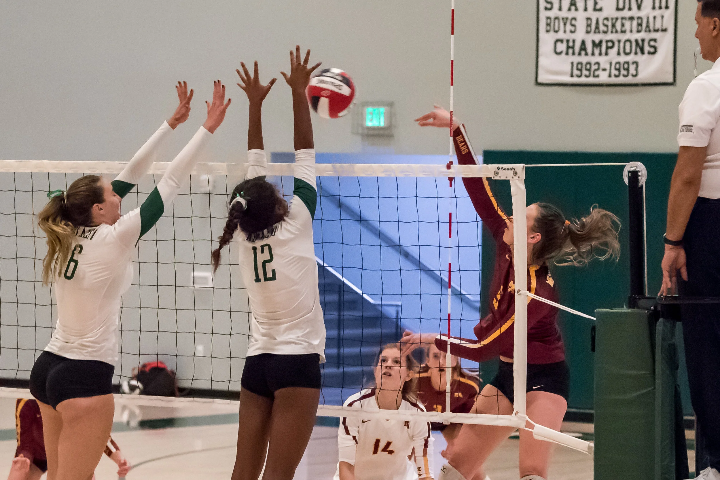 082318 Varsity VB vs M-A_KAH-4136.jpg