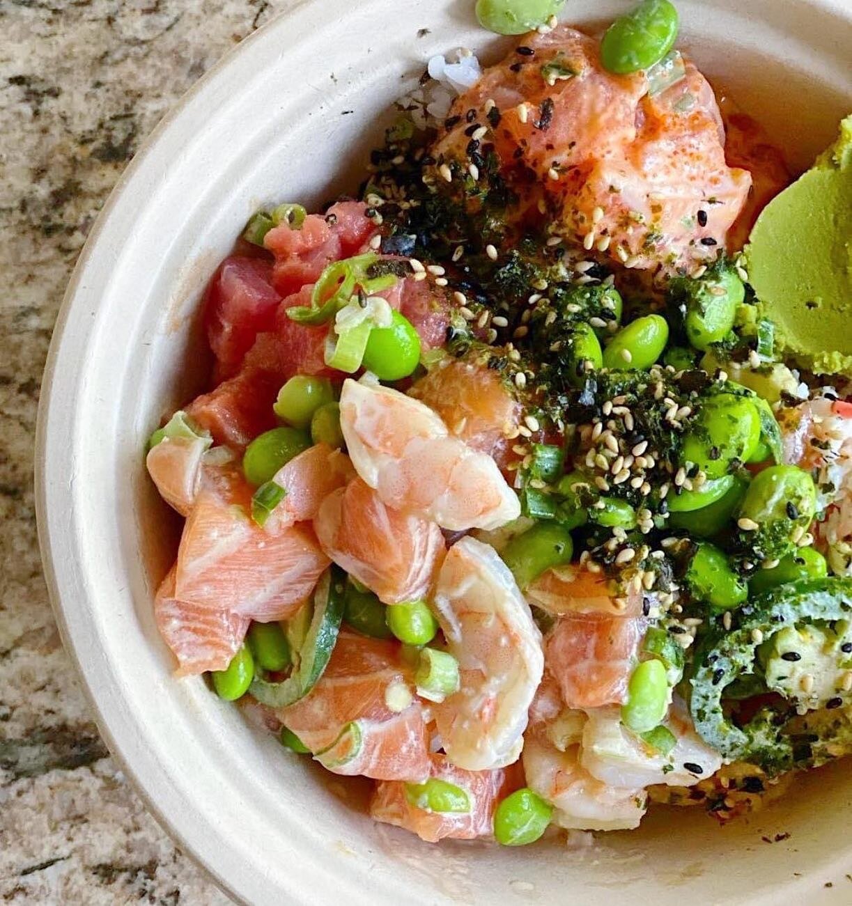 Eating good, and feeling good after! 🐟 4 scoops for lunch today &mdash;Ahi tuna, shrimp, spicy tuna, and salmon👌What toppings and mix-ins do you like to add in your pok&eacute; bowl next?
&mdash;
📸 homelifeinsiliconvalley