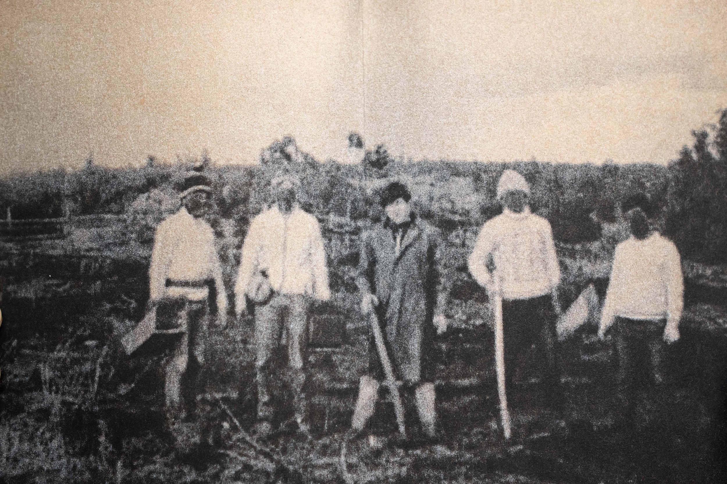 Era invierno cuando removimos la tierra / it was winter when we removed the soil