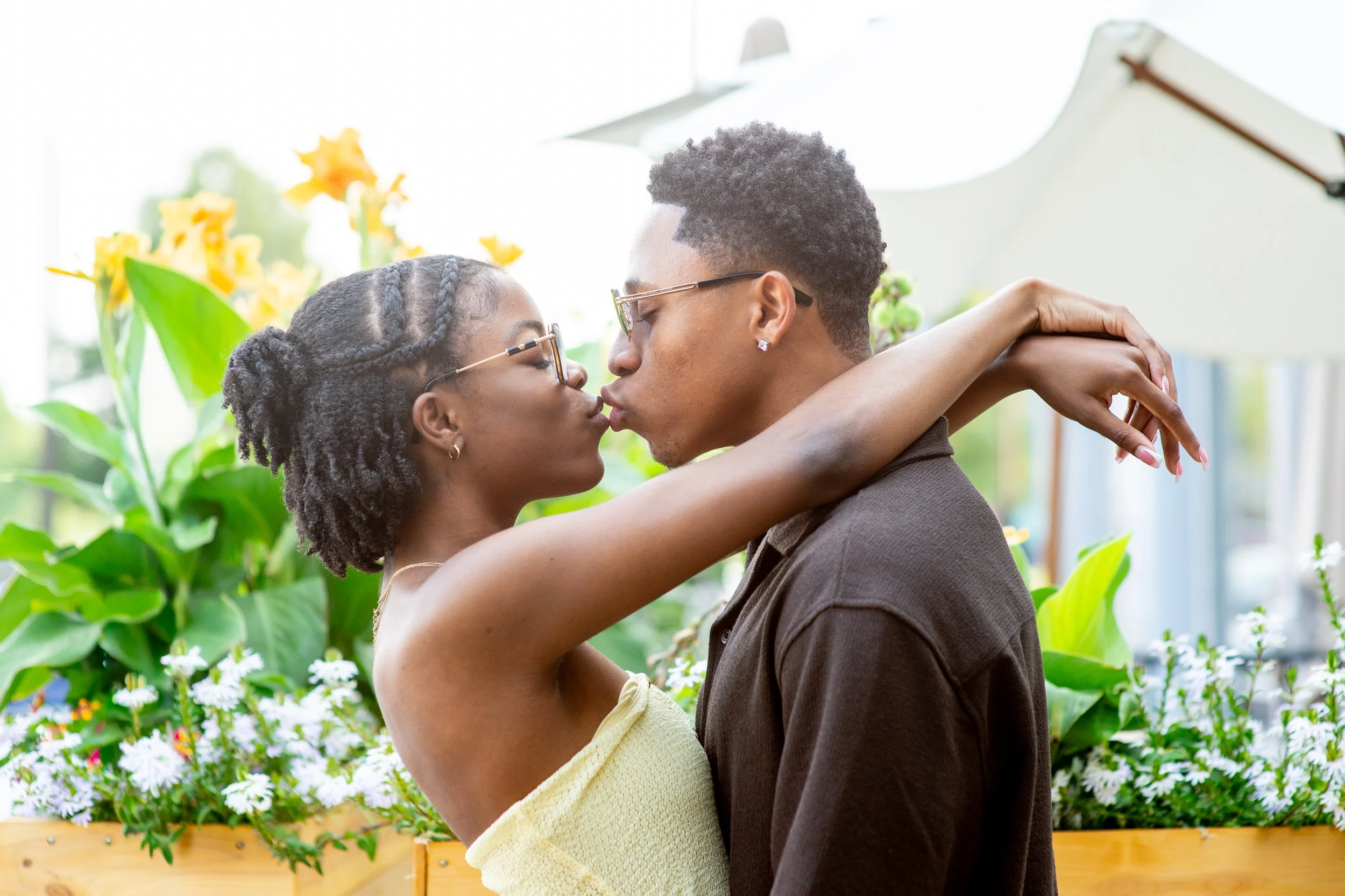  First anniversary couple’s portrait in Tyson’s Corner, VA 