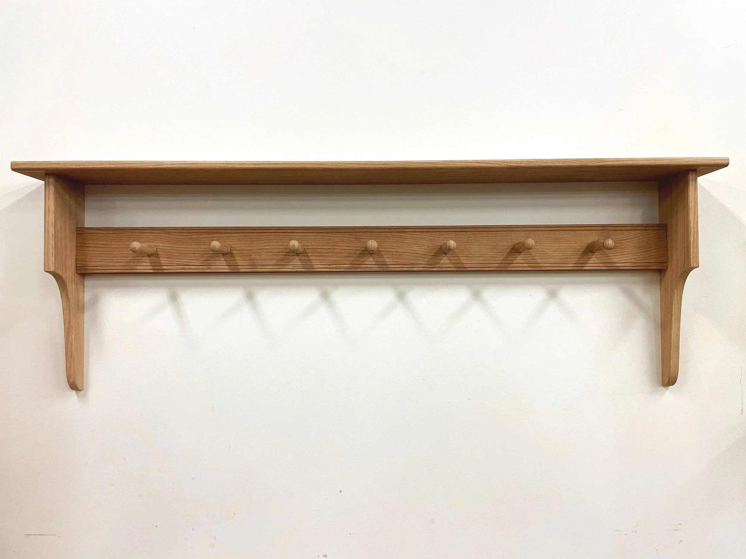 Shaker peg rail