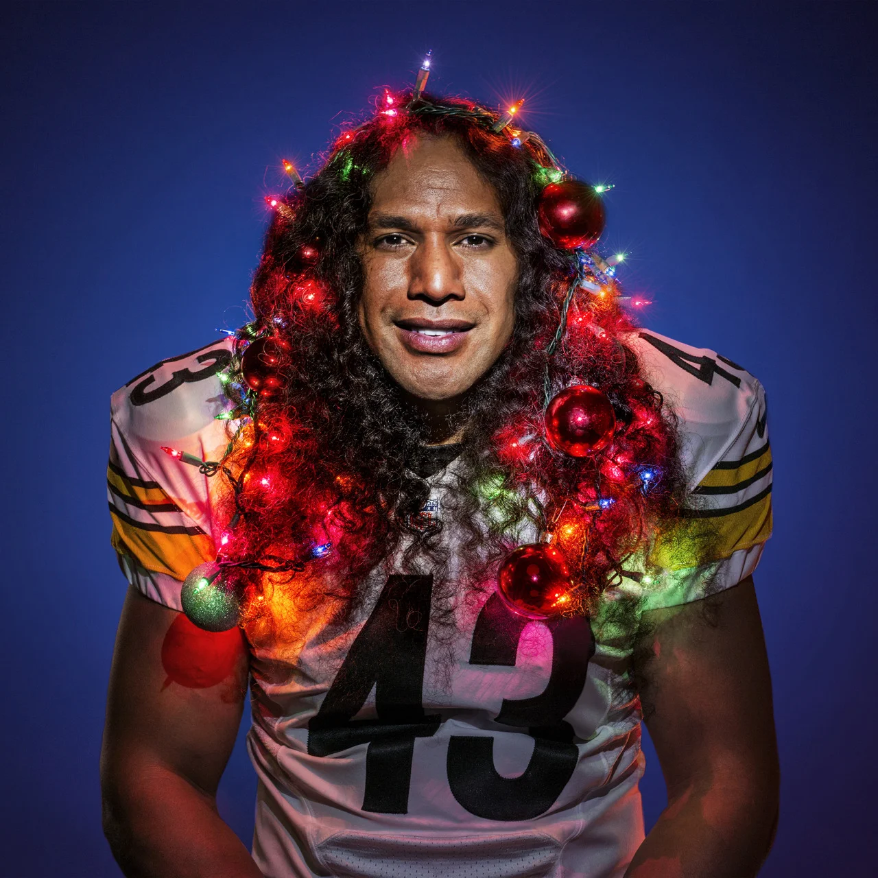 Scott McDermott Photography
Portrait of Pittsburgh Steelers Troy Polamalu
Retouching by us !
It’s a little late but Happy Holiday’s from HOUSE .