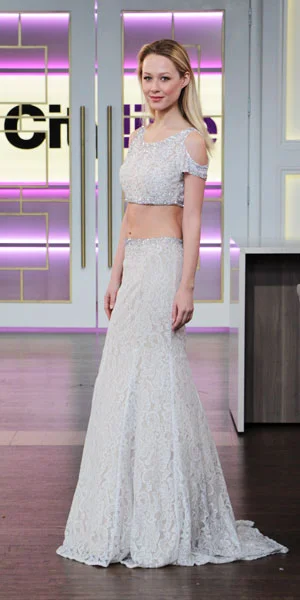 Look 1: Taylor Swift