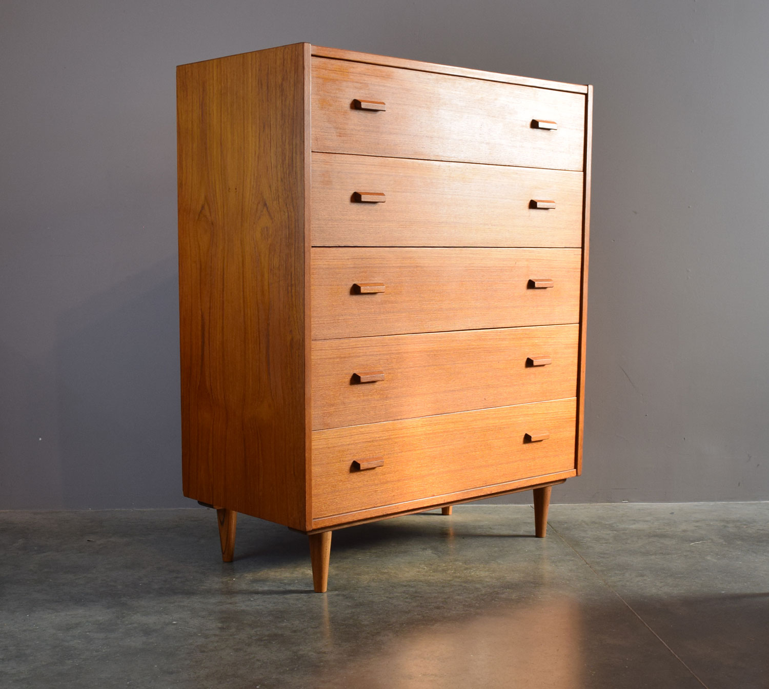 dresser_34.jpg