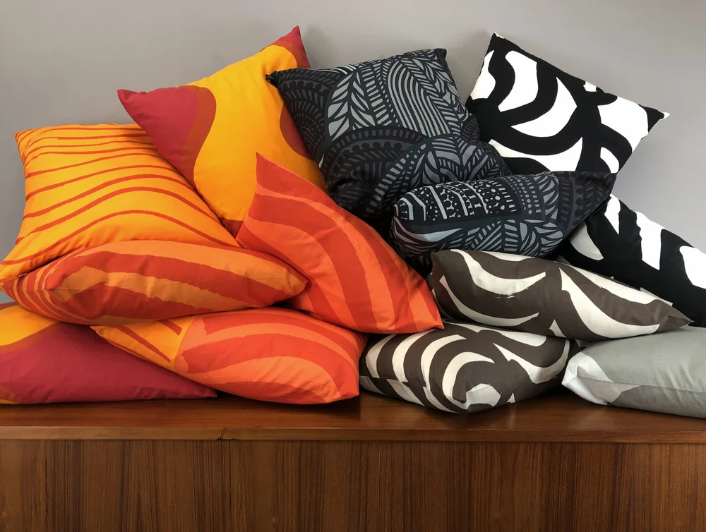 ★完売！MarimekkoマリメッコpilloweeekenderBAG2way Amazon.com: MARIMEKKO Pieni Unikko Cotton Pillow Cover (Pink