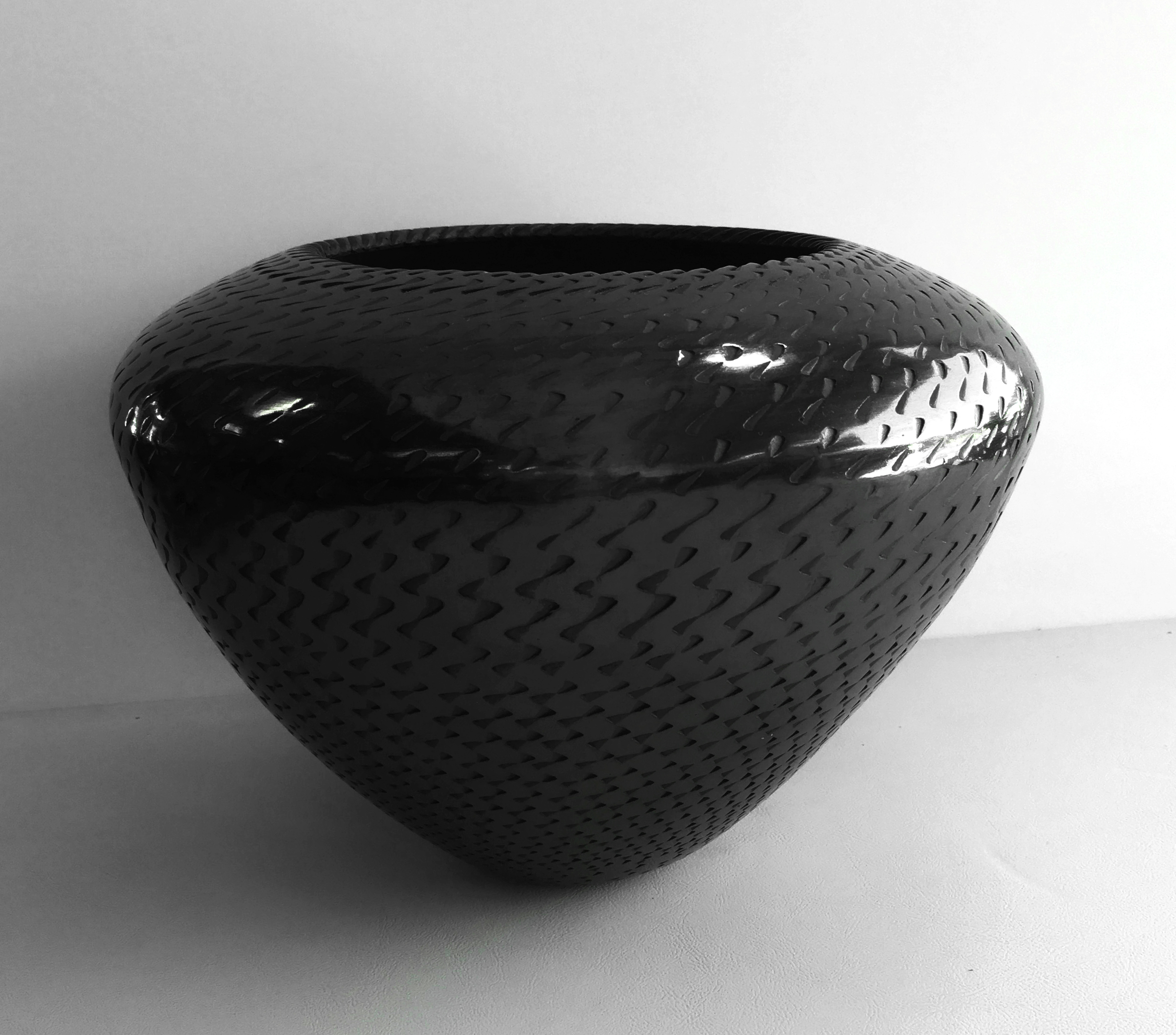 Reynaldo-Quezada-Large-Pot.jpg