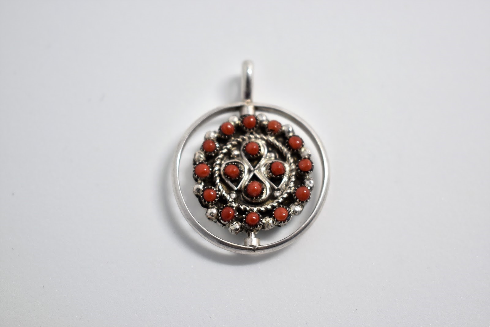zuni spinner red.jpg