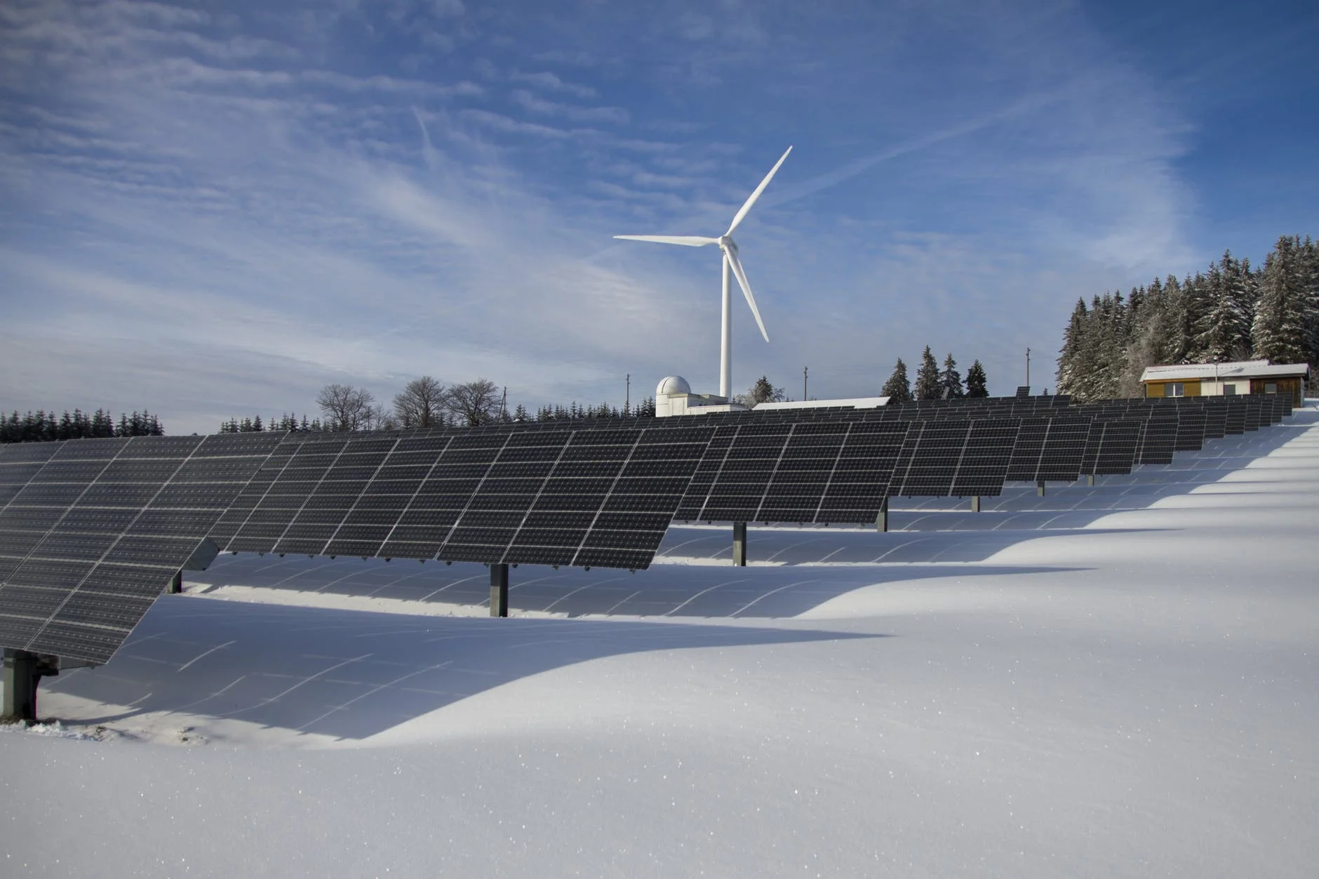 According to Emerald Award-winning solar power expert, Gordon Howell, Alberta's harsh winters should pose little issue for solar energy systems.
