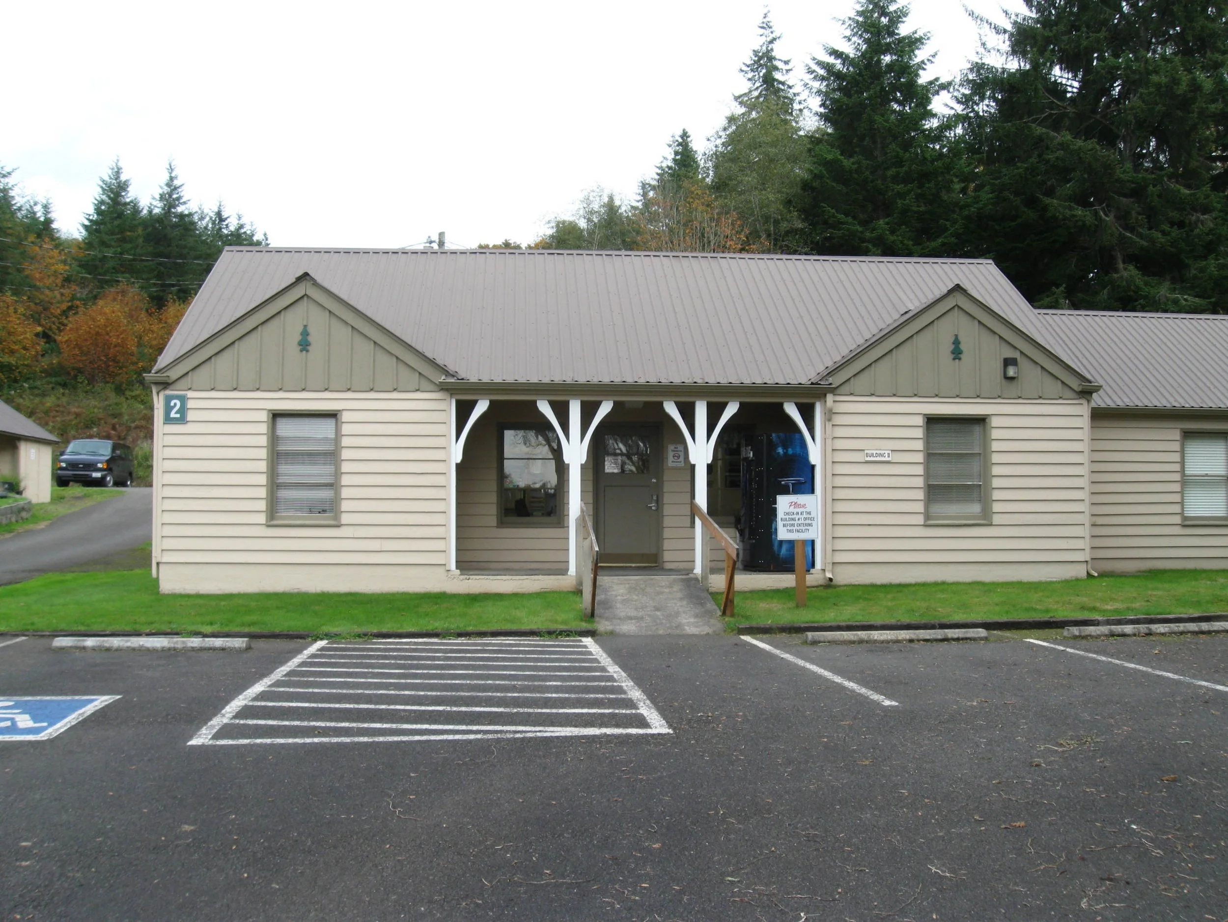 Wahkiakum-building.jpg