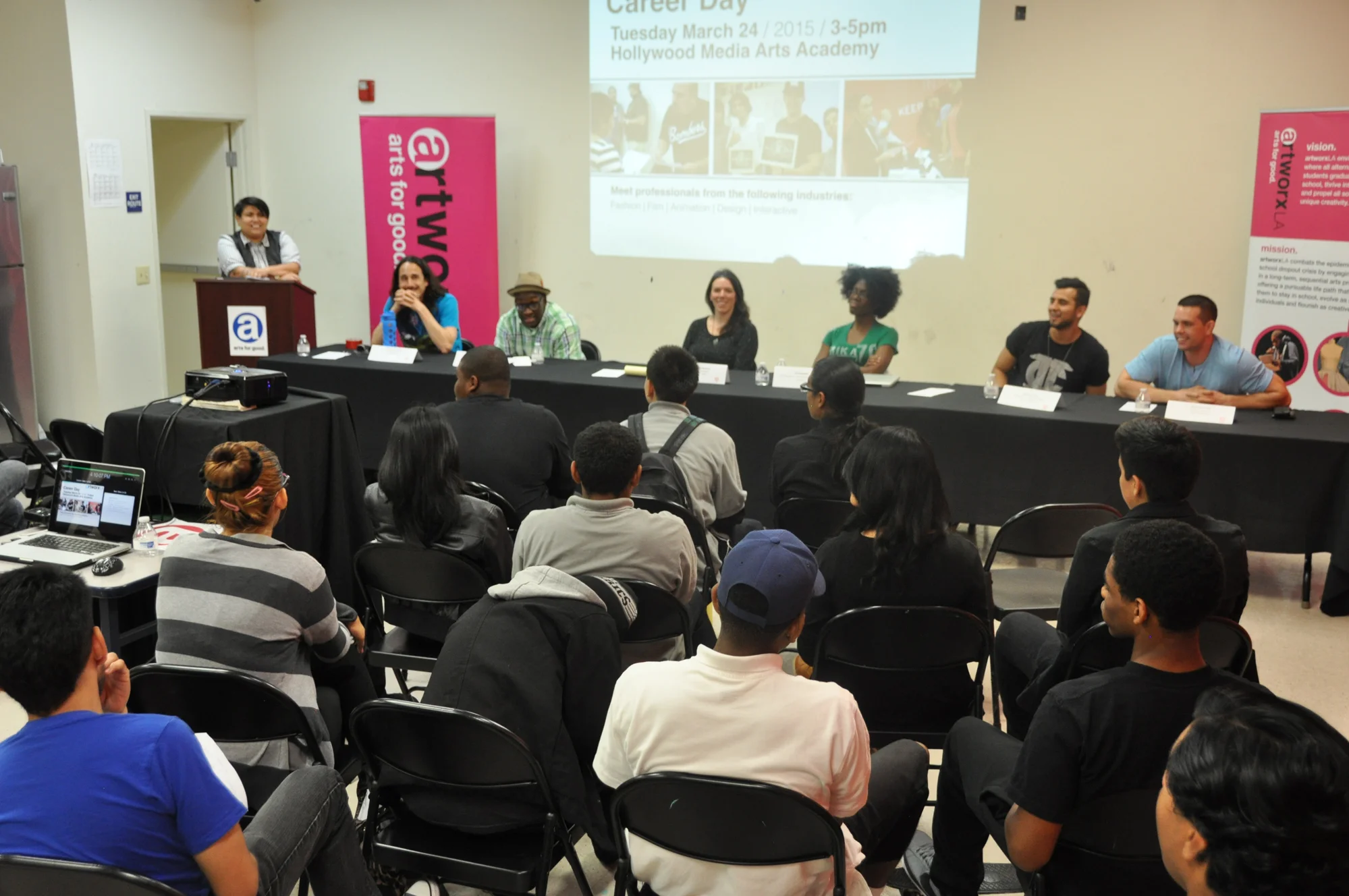 Career-Day-2015-3-24-15_-334.jpg