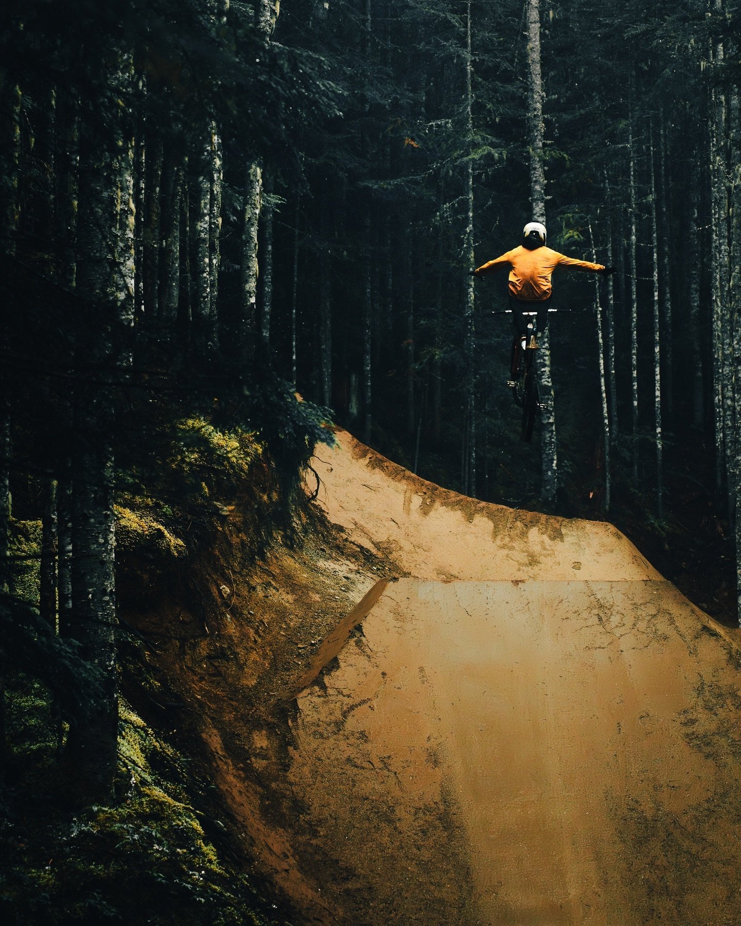 Not everything is as it appears at first! 🧐

😤-At first, This trick was a battle to connect and commit to, to understand the nuances of and ultimately to trust that it would work on my bigger heavier suspension bike!
🌧️-At first, This afternoon wa