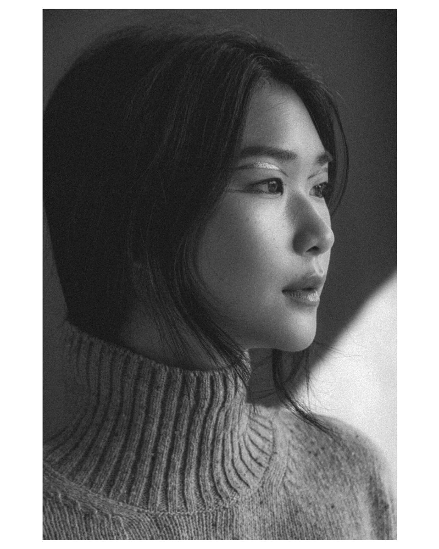 @versacelee23 for @wilhelminamodels 
Beauty by @makeupbydmitry 
Shot on @ilfordphoto #35mm 
.
.
.
.
.
.
.
#newyork #film #moda