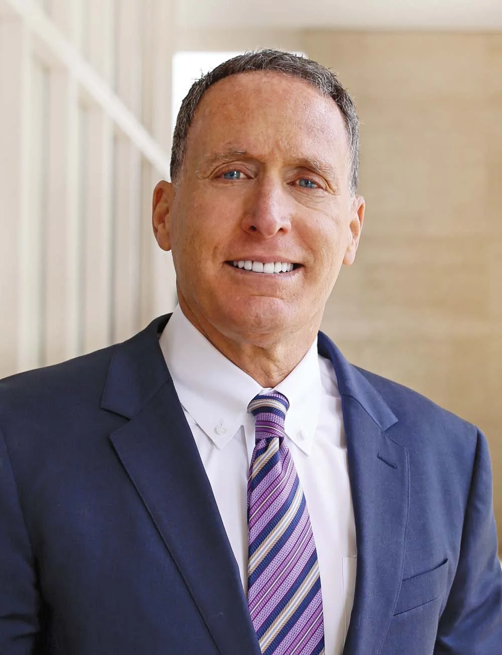Robert K. Weinberg Highly skilled former government prosecutor that has successfully handled more than 5,000 cases and over 100 jury trials. Robert is a recognized authority in criminal defense and professional licensing defense. Fluent in spanish, italian, hebrew, portuguese.