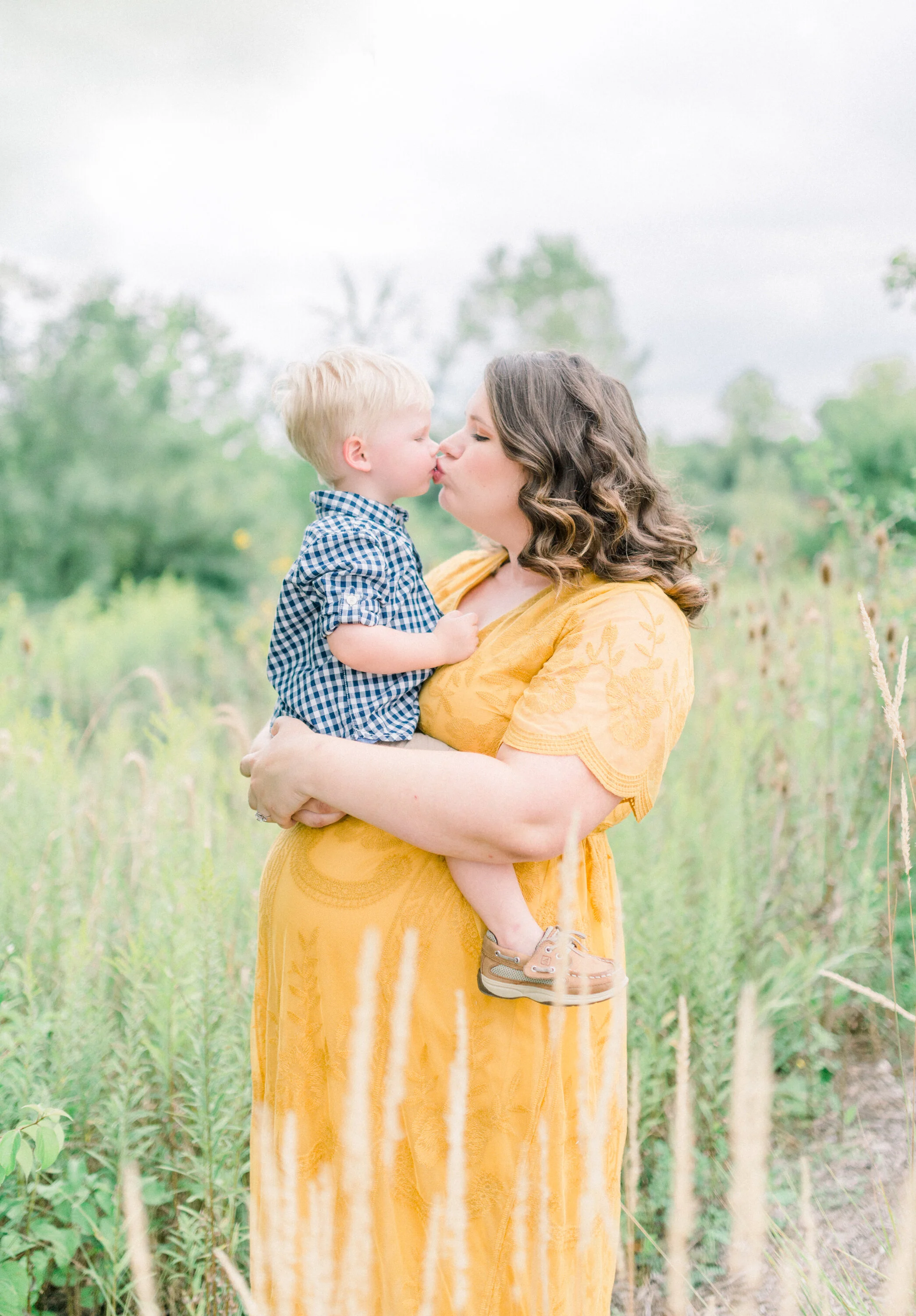 Paxton & Family | A Sweet Maternity Photography Session at the End of the Summer in Carmel, Indiana | Noblesville Newborn Photographer