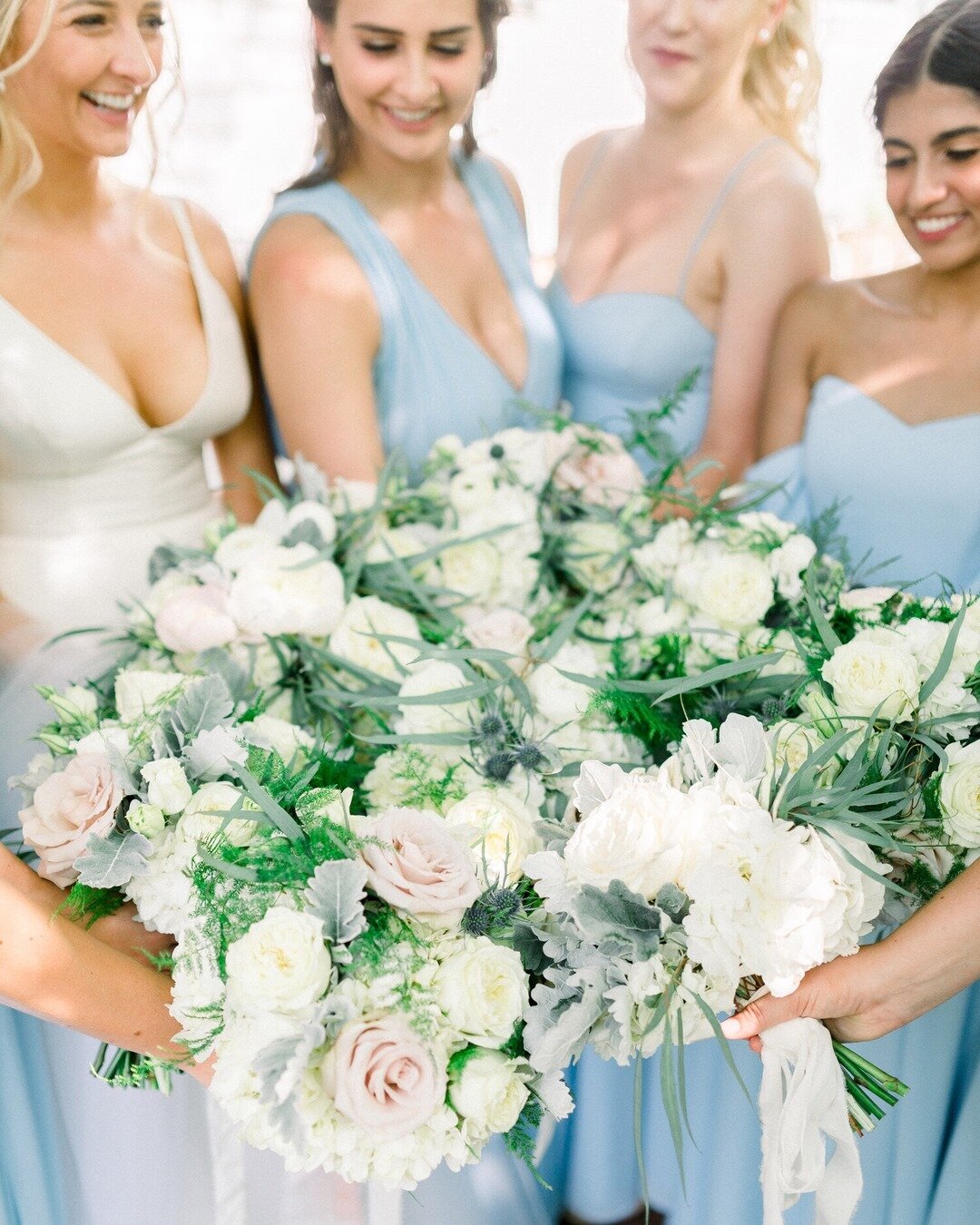 Southern belles and bouquets always put a smile on my face&mdash;especially when an array of blues are thrown into the mix!⠀⠀⠀⠀⠀⠀⠀⠀⠀
😍⠀⠀⠀⠀⠀⠀⠀⠀⠀
Photographer: @katerinaking⠀⠀⠀⠀⠀⠀⠀⠀⠀
Venue: @tryonpalace⠀⠀⠀⠀⠀⠀⠀⠀⠀
Planner: @alovelyaffairweddings⠀⠀⠀⠀⠀⠀⠀⠀