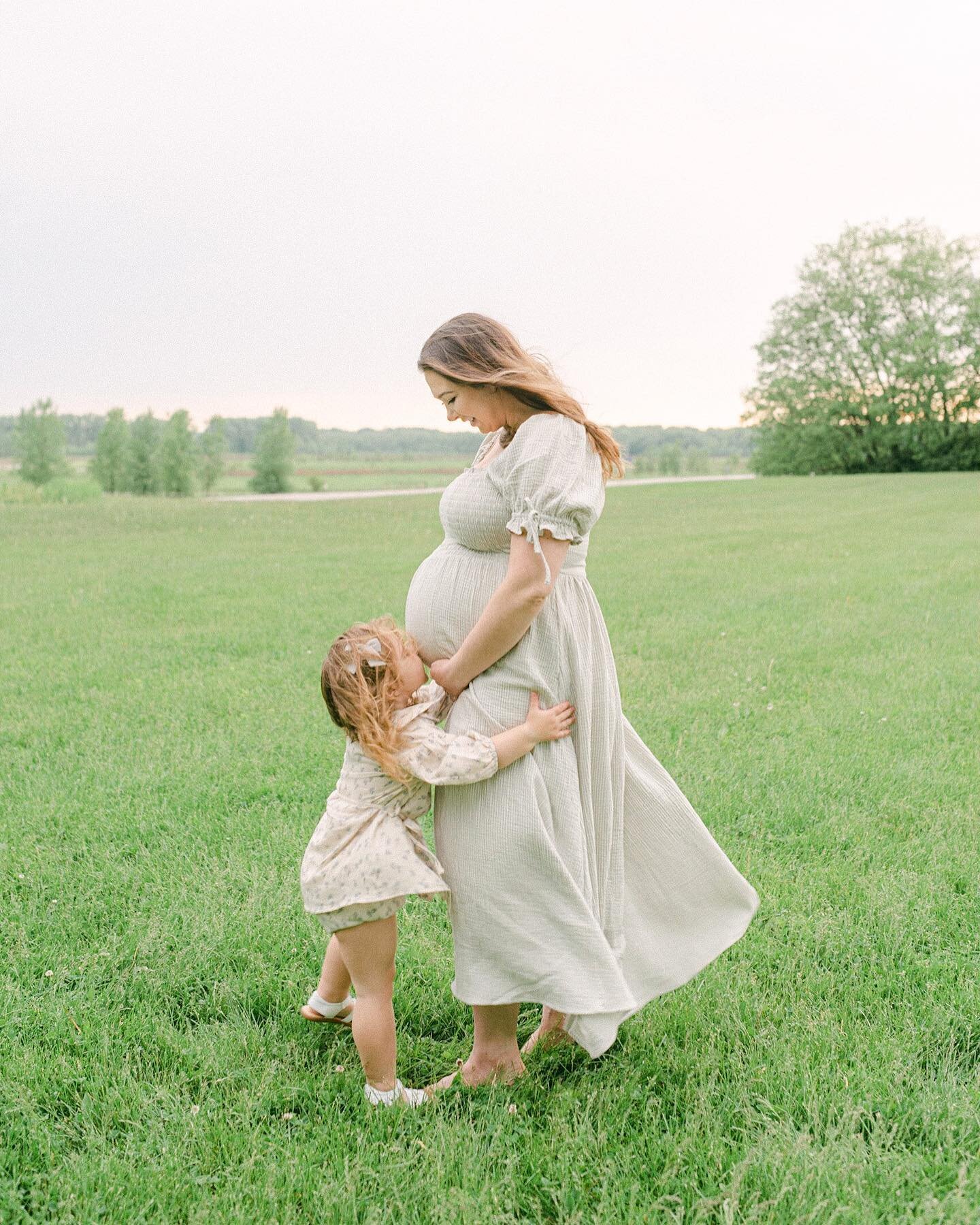 Aaaaaaand this is why I love wind. 😍

Embrace the breeze! Let your hair fly! It just adds to the nostalgia factor! When looking back on these photos, I remember Palmer twirling freshly picked clover flowers between her fingers as the wind picked up 