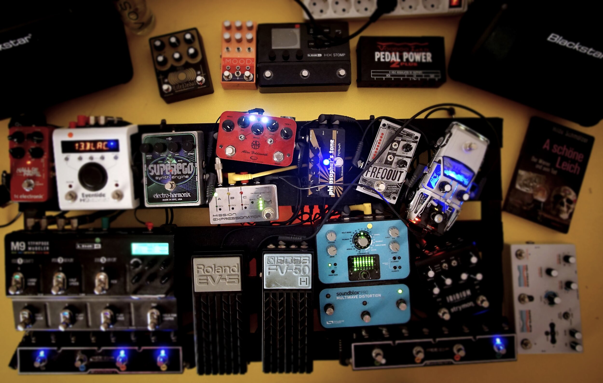 pedalboard_2020_gear_kemper_strymon_iridium_bose_L1_mobgen_flux_belew_source_audio_rockett_holdsworth.JPG