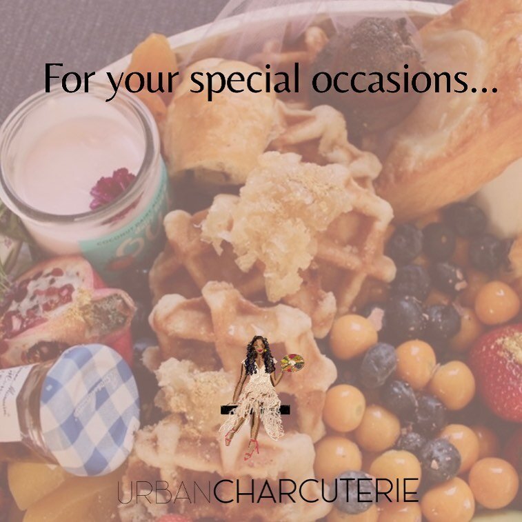 Prepping for the holiday season ✨🥂 tag a friend who needs a #UCboard ! 

#urbancharcuterie #charcuterie #bgab #blackgirlsandboards #holidayboards #holidaycharcuterie #fruit #cheese #holidayseason #tagafriend #charcuterieboardsofinstagram
