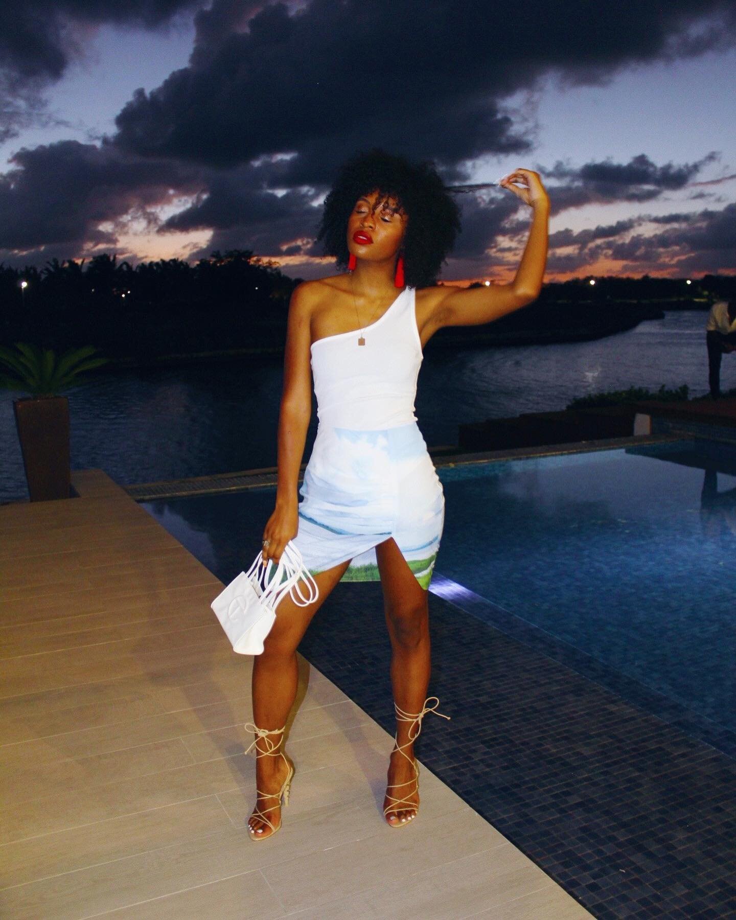 Wants &amp; Needs 
&bull;
&bull;
&bull;
skirt: @hanifaofficial 
bag: @telfarglobal 
nails: @goldpress_ 
top: @poppyandstella 
shoes: @cultgaia 
hair: @nikki.ontherunnn 
genes: moms and pops