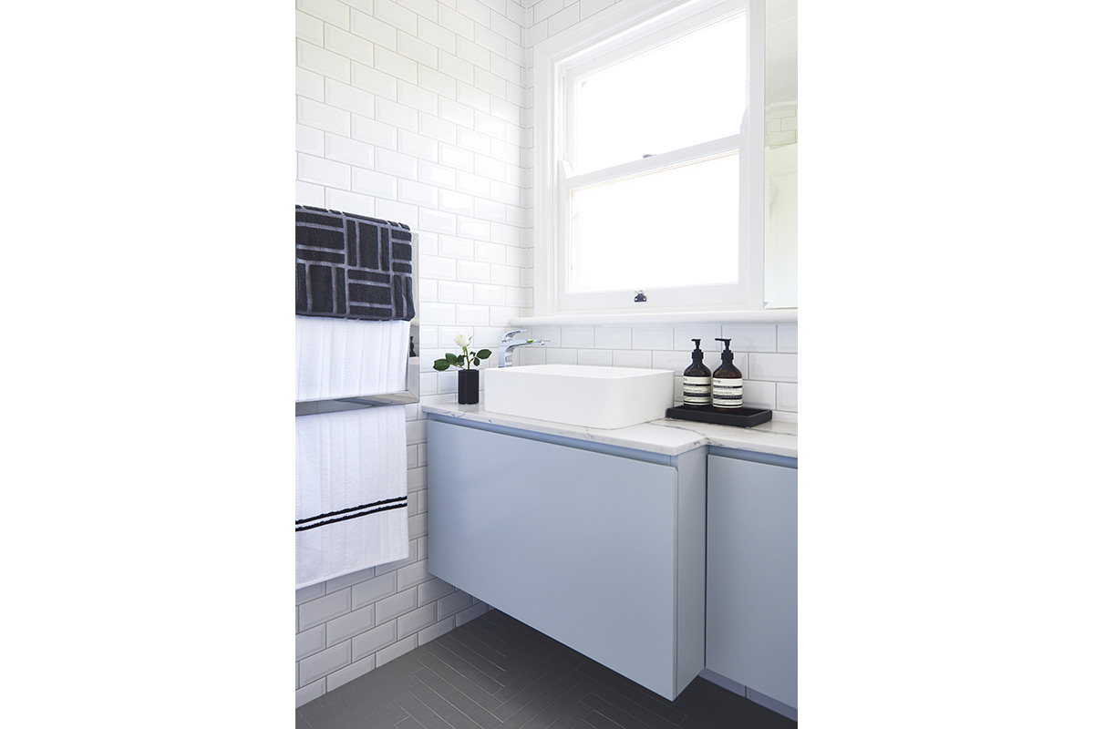 Killara-Familybathroom6-by-LynneBradleyInteriors.jpg