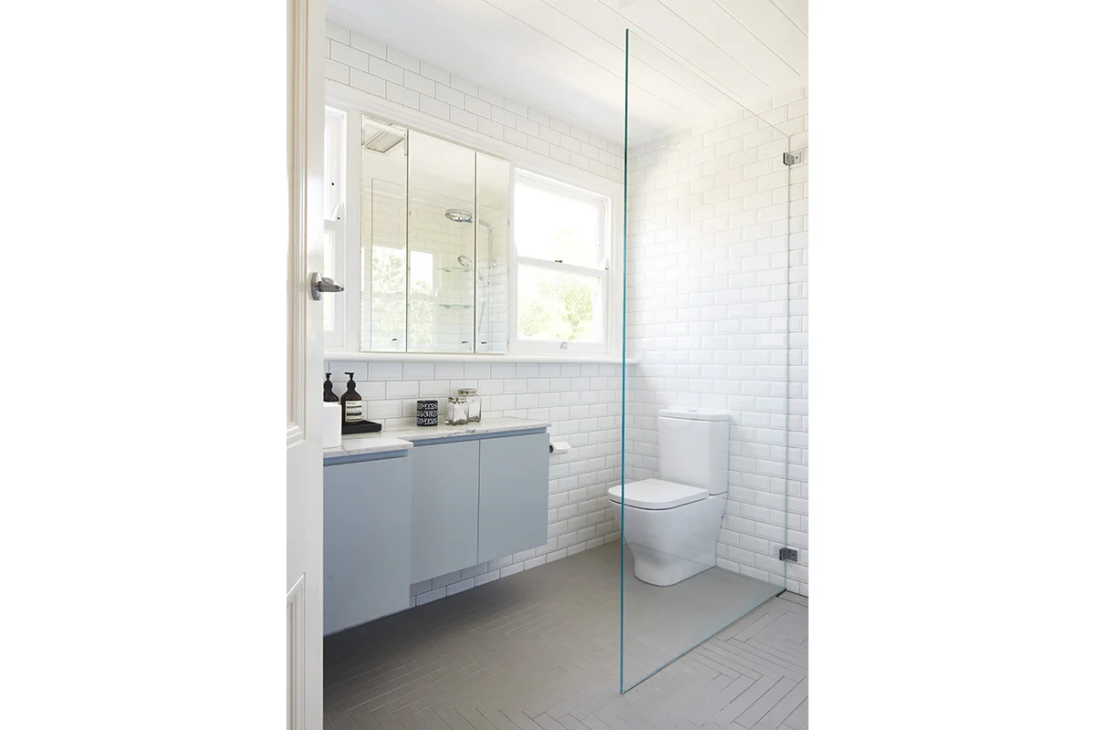 Killara-Familybathroom8-by-LynneBradleyInteriors.jpg