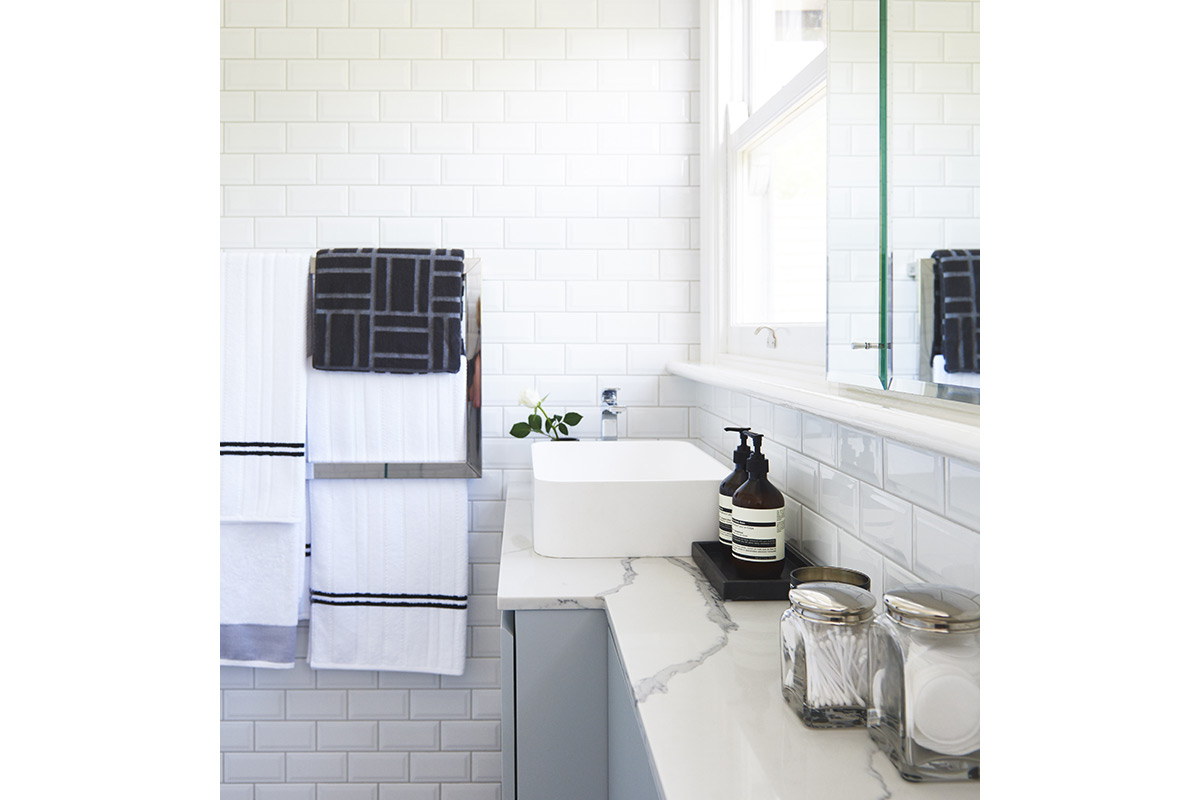 Killara-Familybathroom7-by-LynneBradleyInteriors.jpg