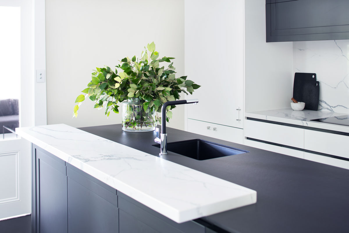 LynneBradleyInteriors_DesignerKitchen02.jpg