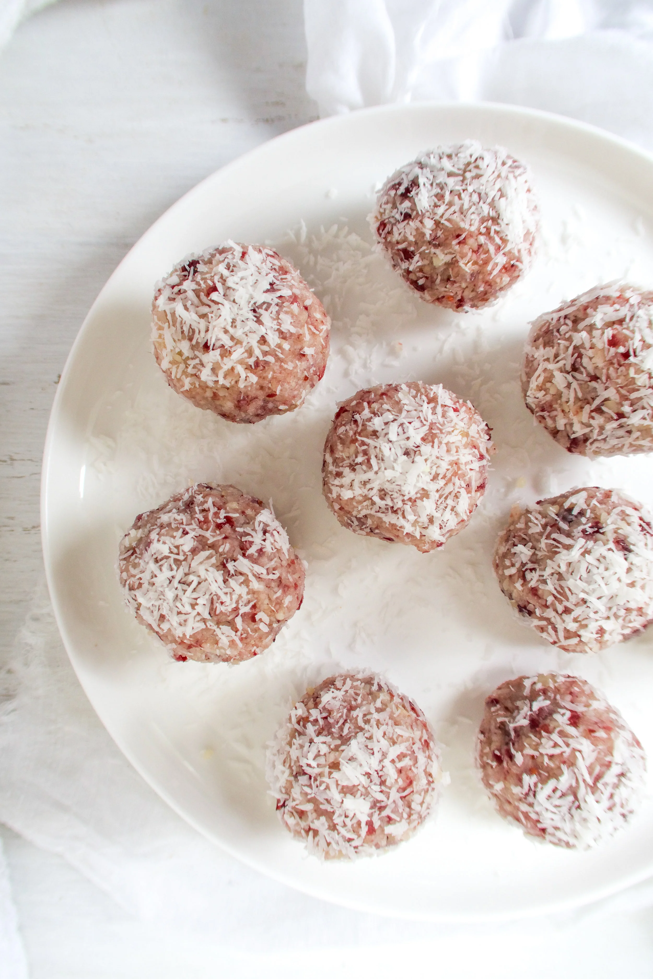 Coconut and Cranberry low fodmap bliss balls.jpg