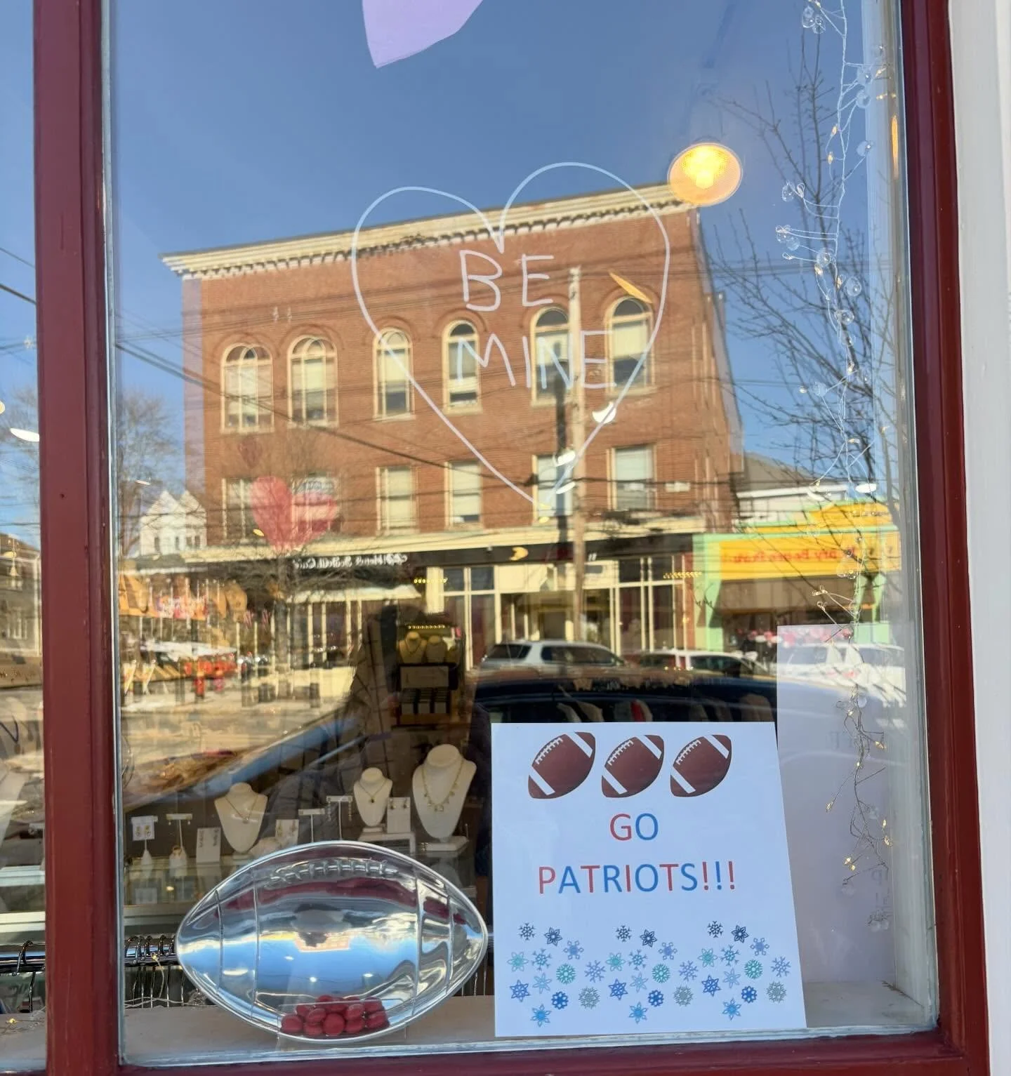 Nothing like a good football game with the Pats! Check out this cool @mariposagift Football 🏈 Nut Dish. Perfect gift 🎁 for the football or Pats fan, or just for game day snacks! Now at the shop! #gopats🏈❤️💙