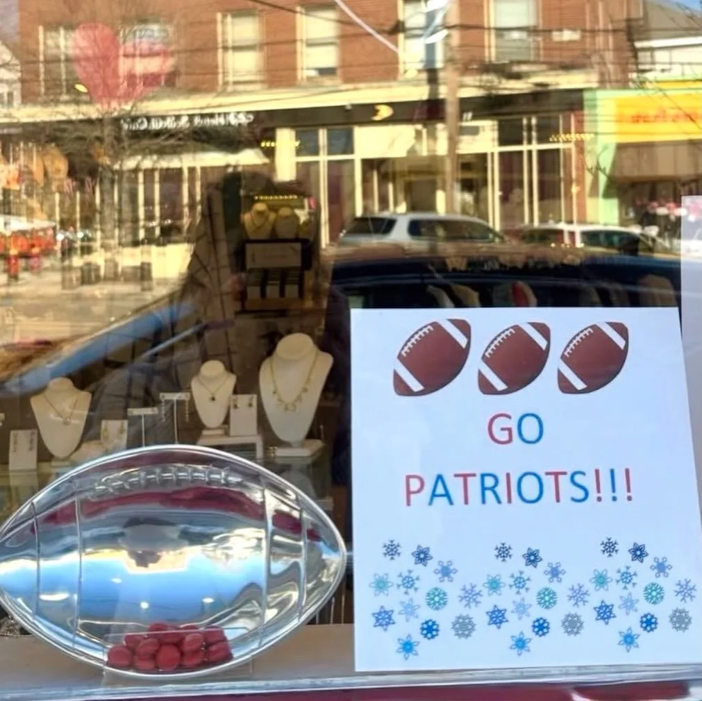 Can you believe we are going to the Superbowl again? Check out this cool @mariposagift Football 🏈 Nut Dish. Perfect gift 🎁 for the football or Pats fan, or for your game day snacks! OPEN Saturday 10-5, CLOSED Sunday #gopats🏈❤️💙 #drakemaye