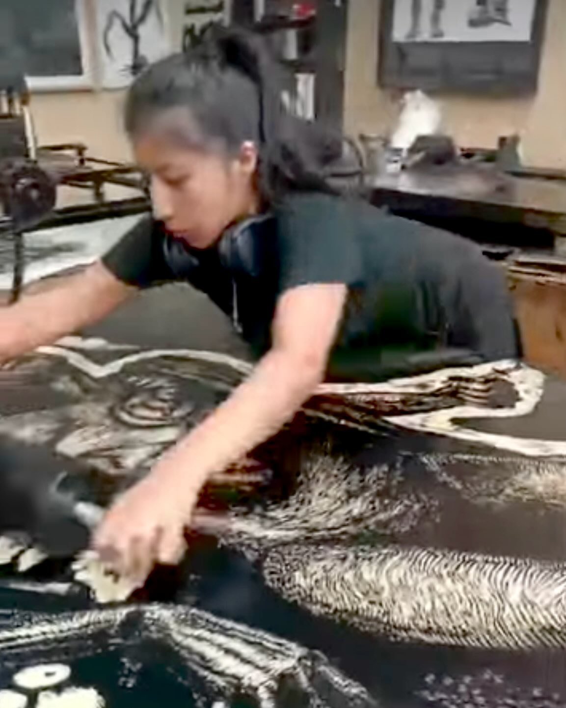 The official day 1 of Image Transfers &amp; Transformation, a collaboration with @leighannalight in Oaxaca, Mexico.

And how appropriate are my findings yesterday on her streets? Her talking walls?

This city is overtly political, and I love that. No