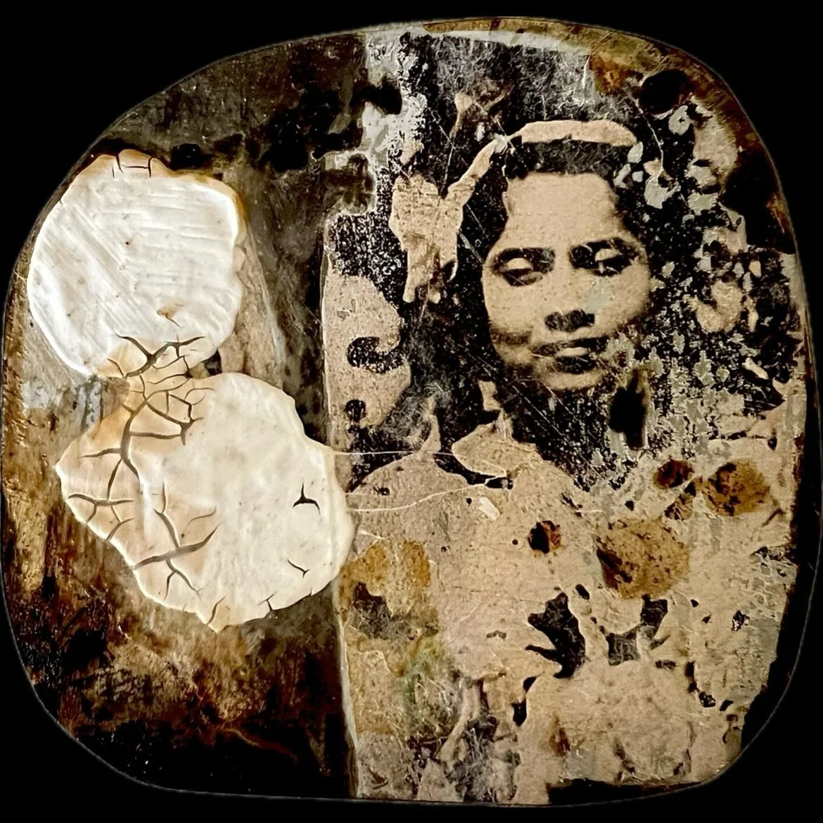 Today on Substack:

Only Way Home
A poem by friend Corinna Inmann @wyrd_corinnsz 

I came back from Oaxaca last weekend to our troubled place. With a full heart but also a tiredness, profound and nuanced. 

I thought: It would be so good to practice 