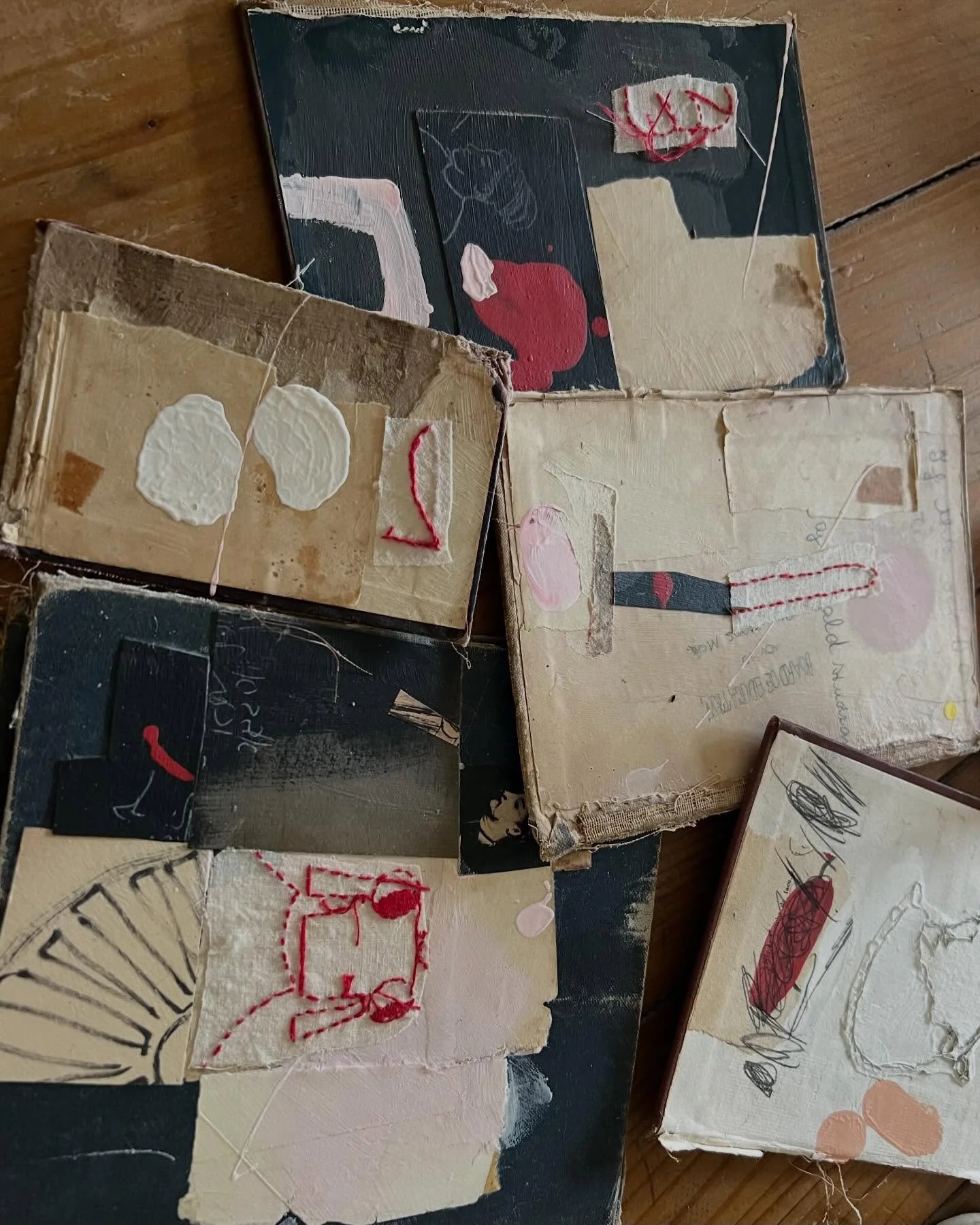 Messing around with old book boards, for four days, starting tomorrow, with some sweethearts. 

See my teaching schedule on orlyavineri.com/workshops