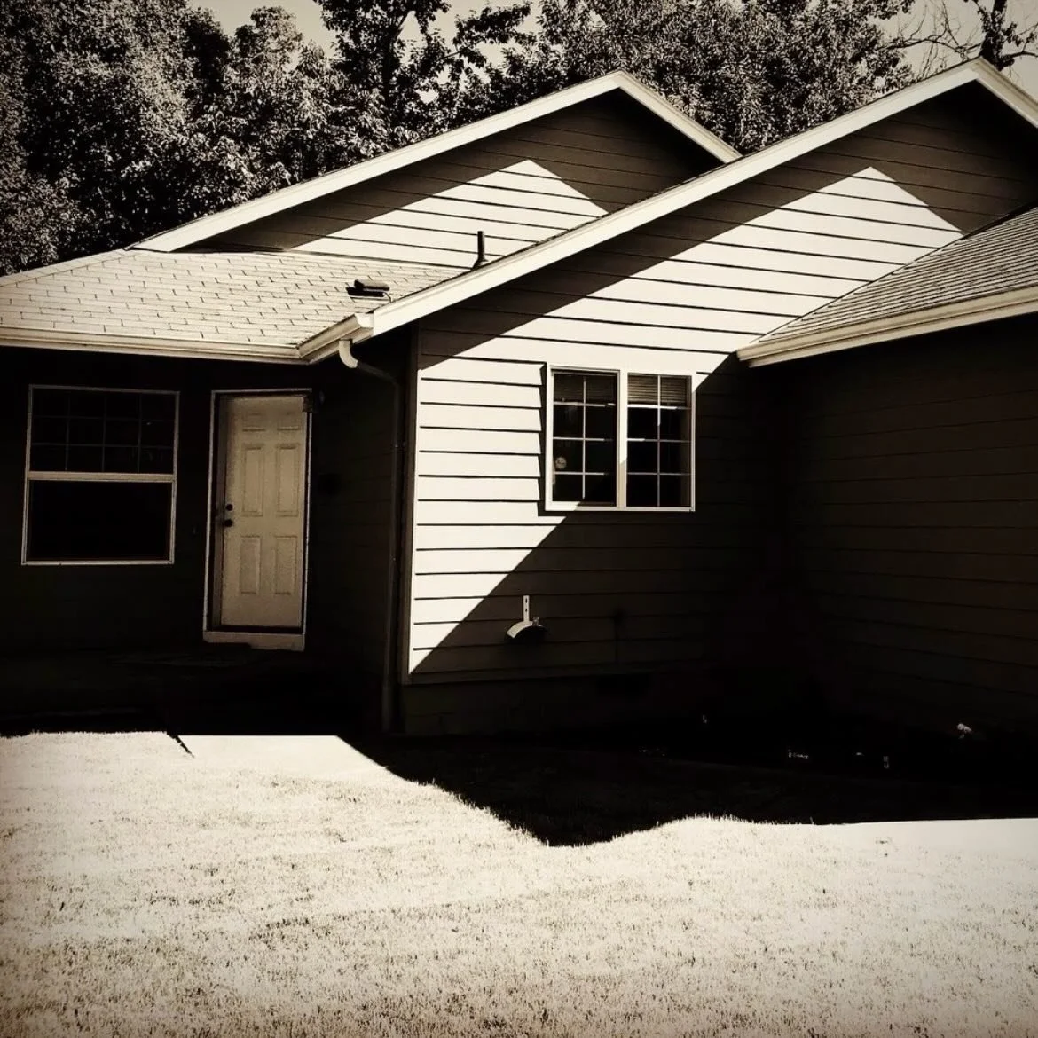 Summer, almost 7 years ago, freshly bought, and now, spring, all dressed up and &lsquo;staying home&rsquo;.