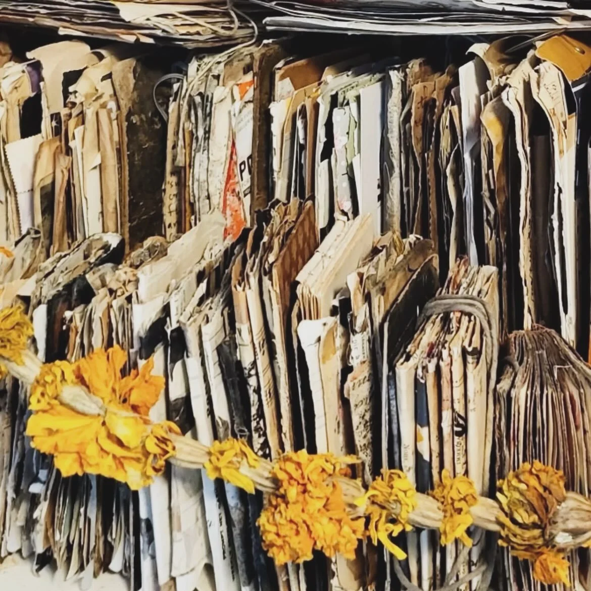 These are the books and gatherings of my beautiful friend Michelle @holddear 

She is the queen of magnificent collections of tantalizing things. 

I know her since the beginning of my teaching, going on almost two decades.

I&rsquo;m so excited abou