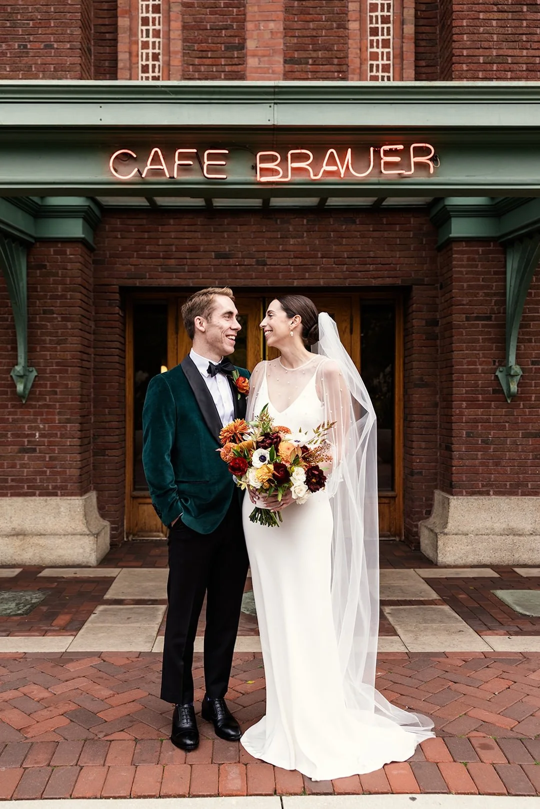 Cafe-Brauer-wedding-by-Emma-Mullins-Photography-10312025-62.jpg